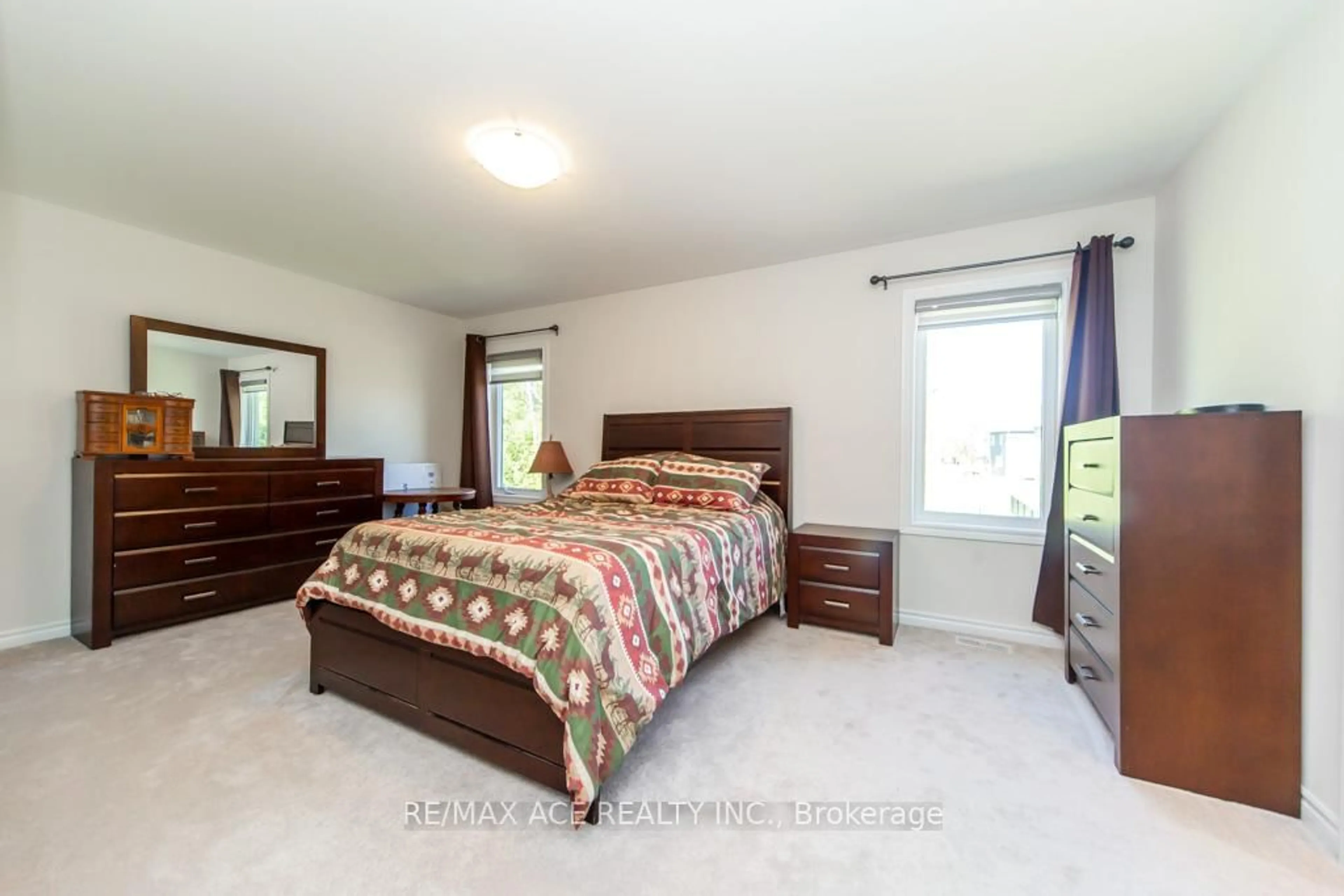 Bedroom with bed, unknown for 450 Wellington St, Gravenhurst Ontario P1P 0H8