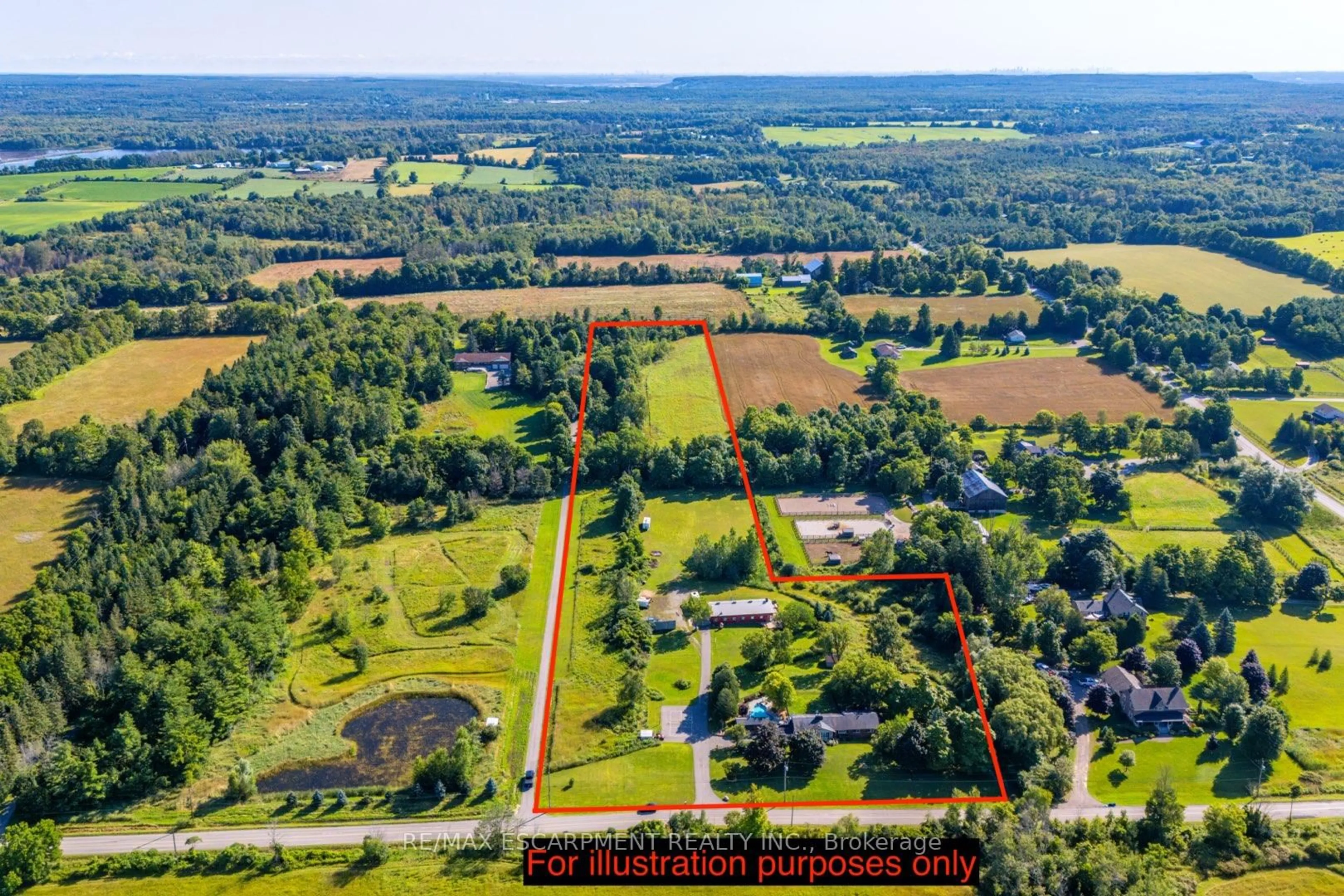 A pic from outside/outdoor area/front of a property/back of a property/a pic from drone, unknown for 2172 Centre Rd, Hamilton Ontario L0P 1B0