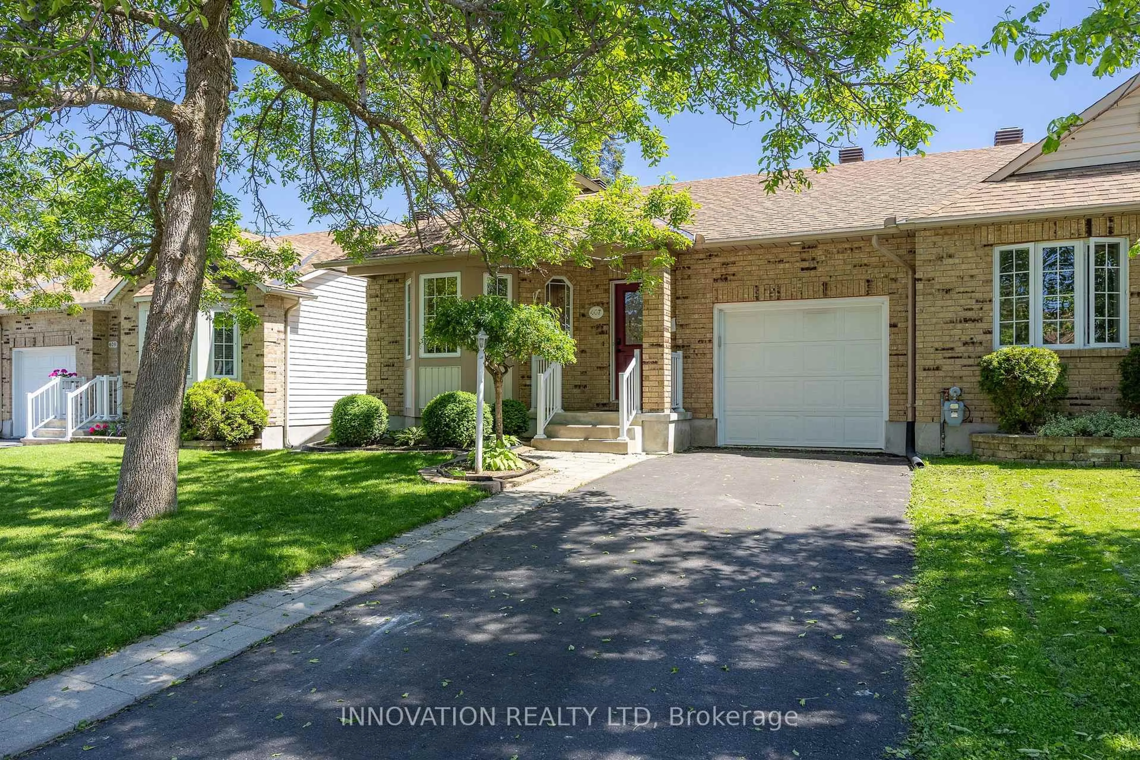 A pic from outside/outdoor area/front of a property/back of a property/a pic from drone, street for 407 Flora St, Carleton Place Ontario K7C 4T6