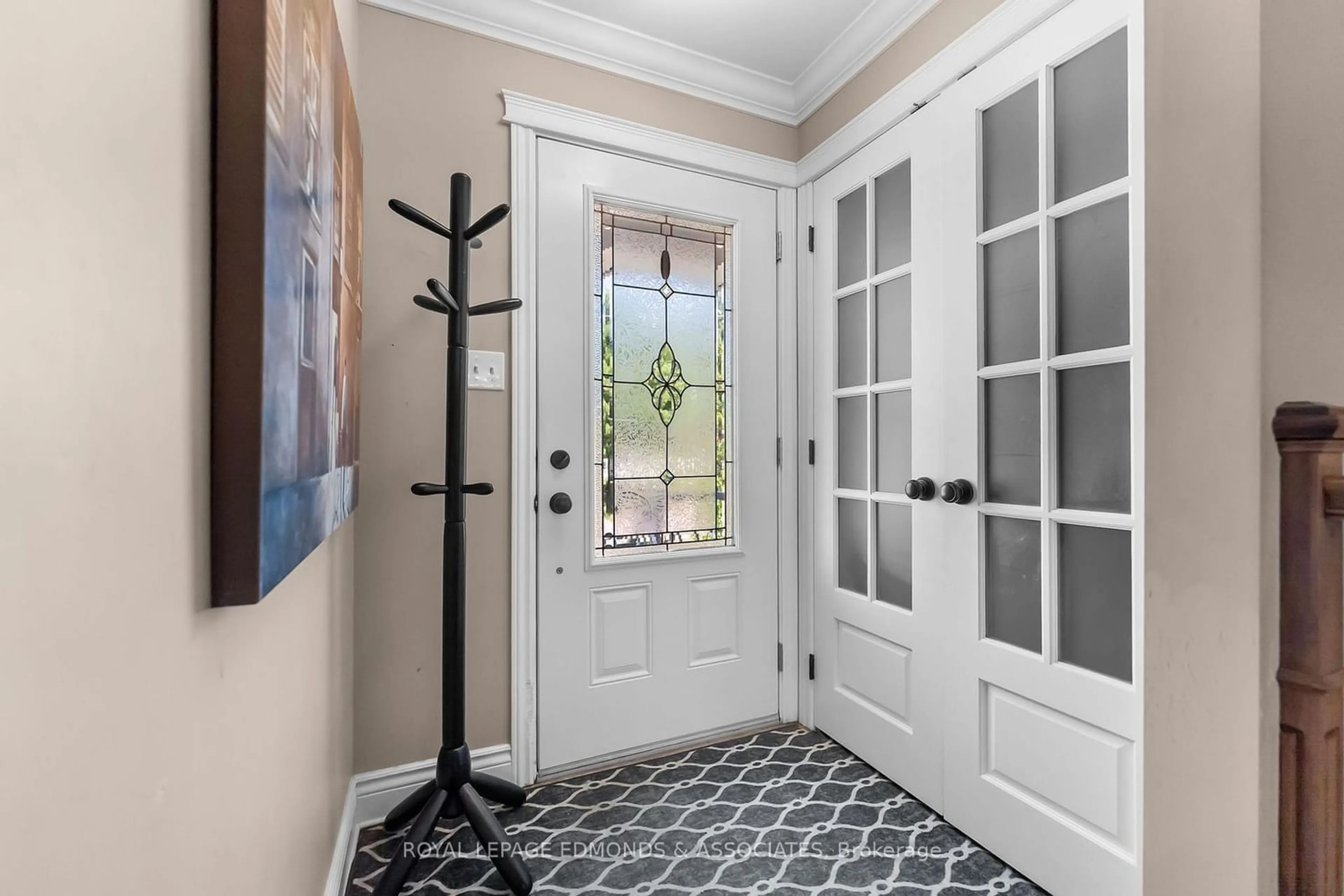 Indoor entryway for 89 Spruce St, Petawawa Ontario K8H 3H7