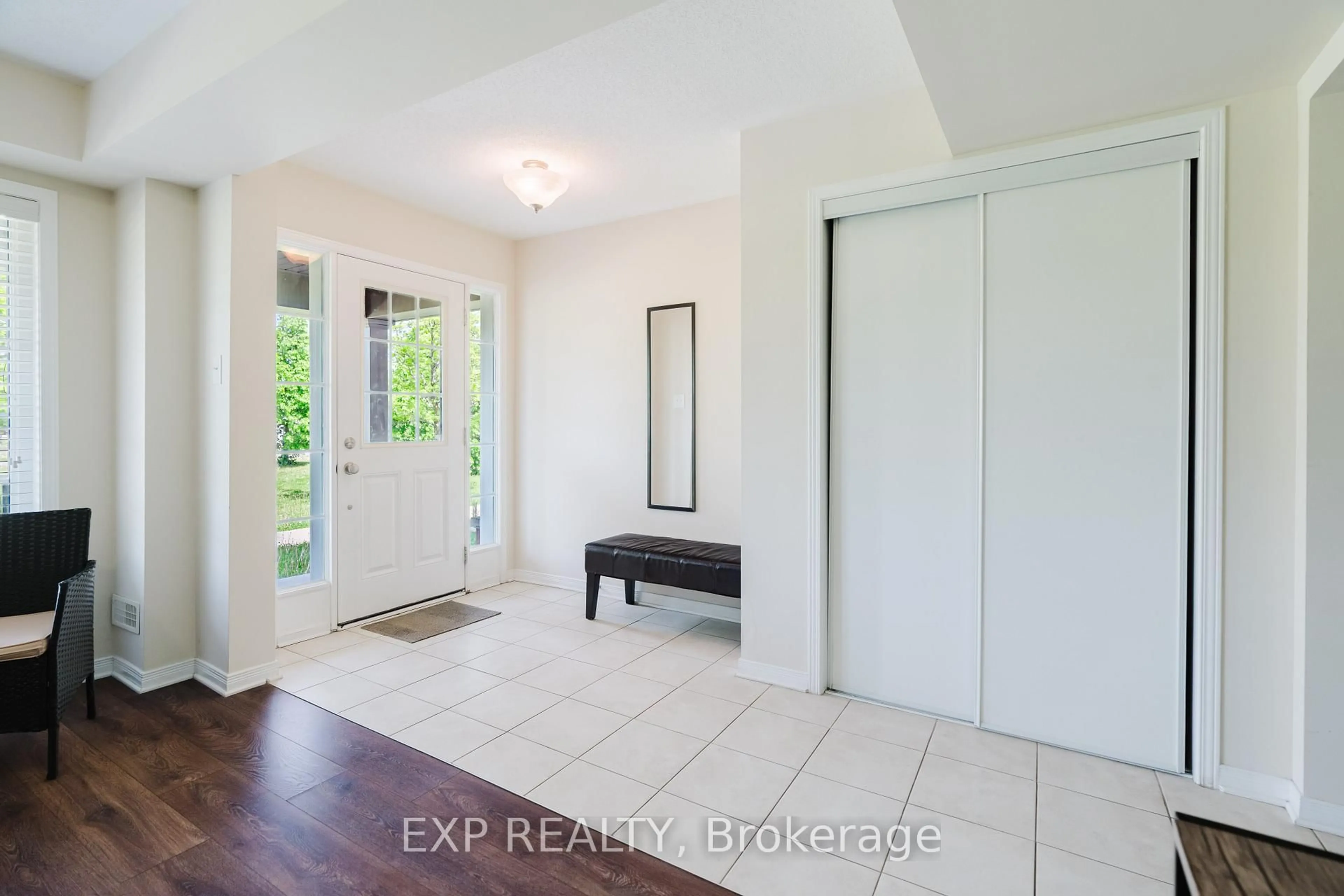 Indoor entryway for 3721F Riverbreeze St, Ottawa Ontario K2J 0T1