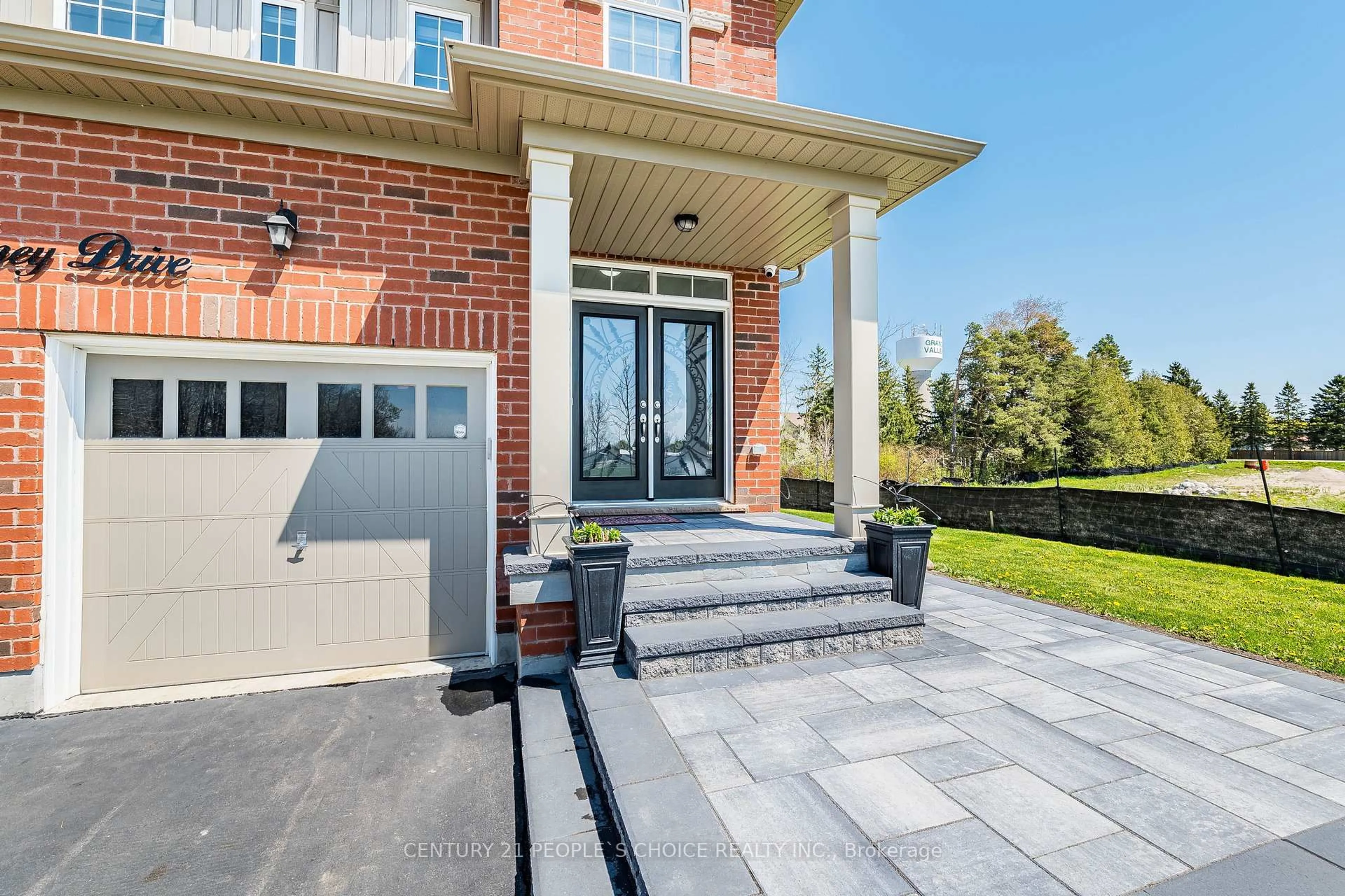 Home with brick exterior material, street for 31 Rainey Dr, East Luther Grand Valley Ontario L9W 7R5
