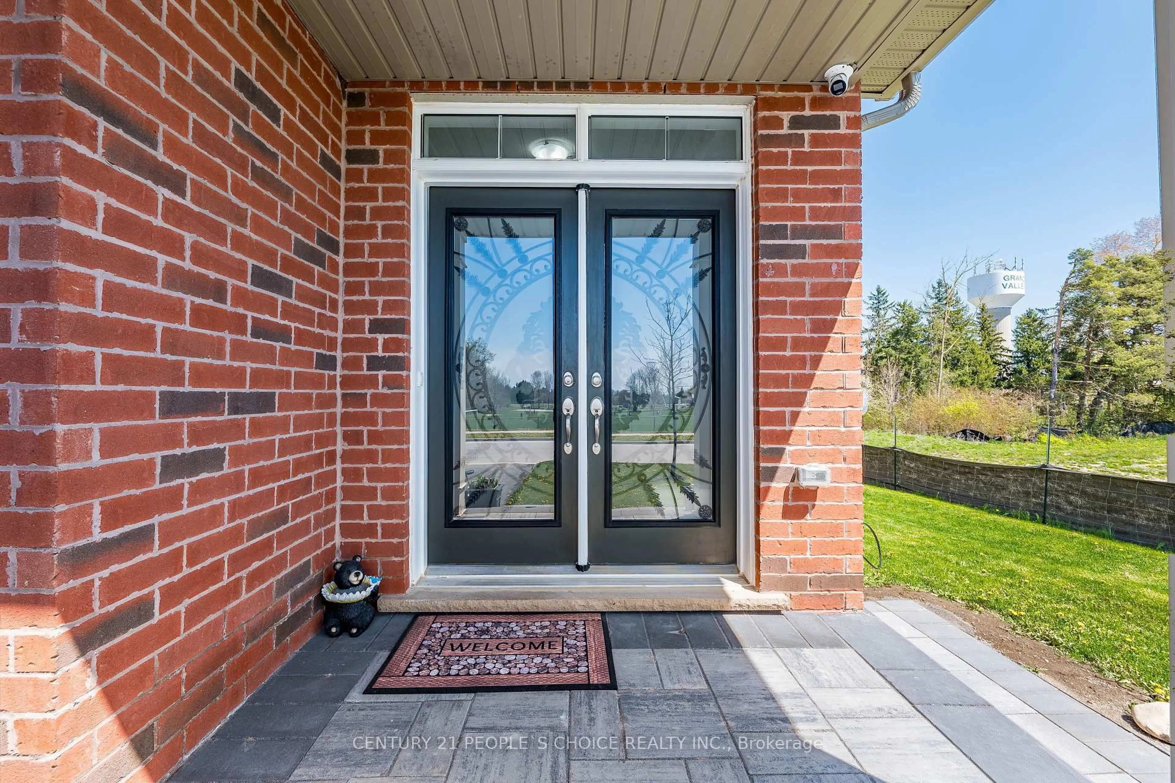 Indoor entryway for 31 Rainey Dr, East Luther Grand Valley Ontario L9W 7R5