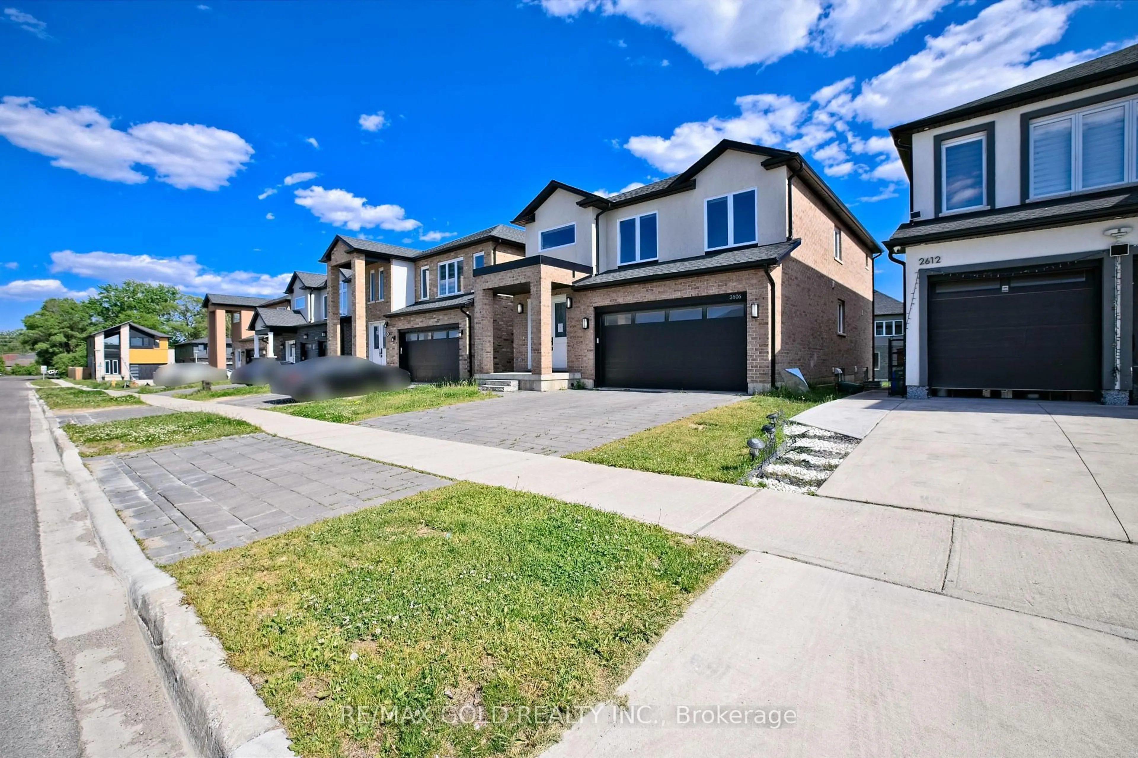 A pic from outside/outdoor area/front of a property/back of a property/a pic from drone, street for 2606 Bateman Tr, London South Ontario N6L 0B1