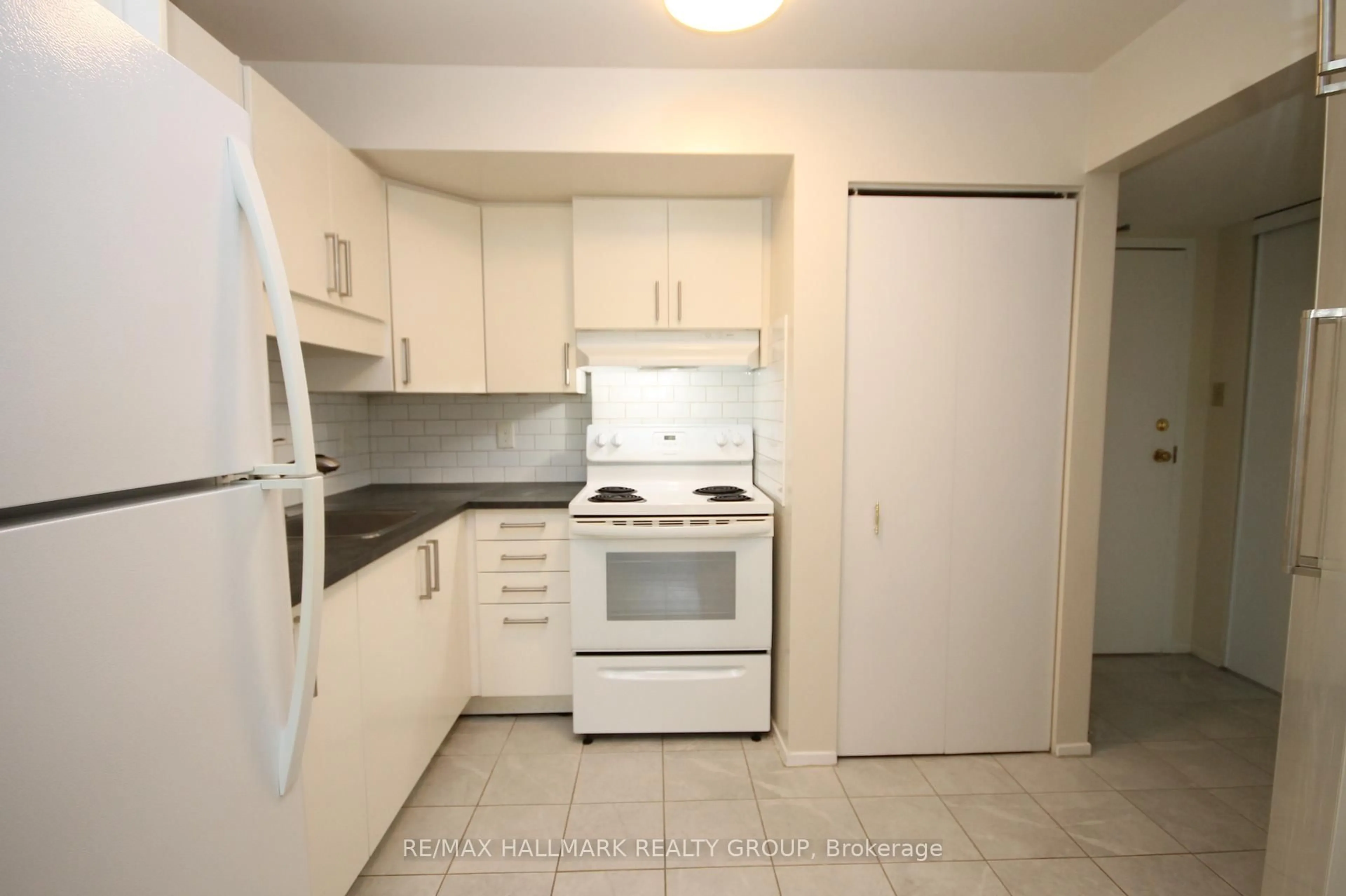 Standard kitchen, unknown for 268 Lorry Greenberg Dr #311, Ottawa Ontario K1T 3K1