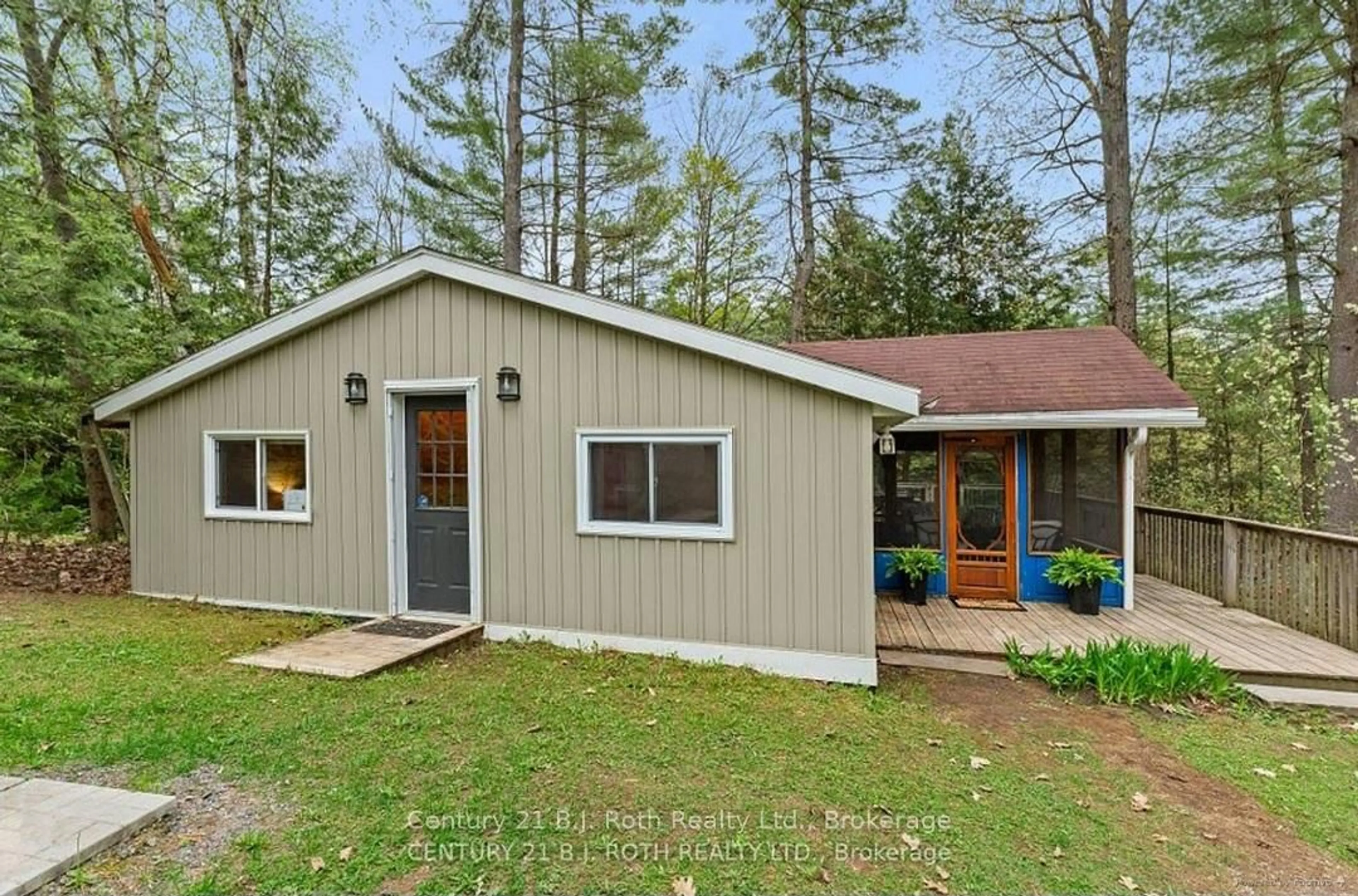 Home with vinyl exterior material, unknown for 1009 Sam Cook Rd, Gravenhurst Ontario P1P 1R3