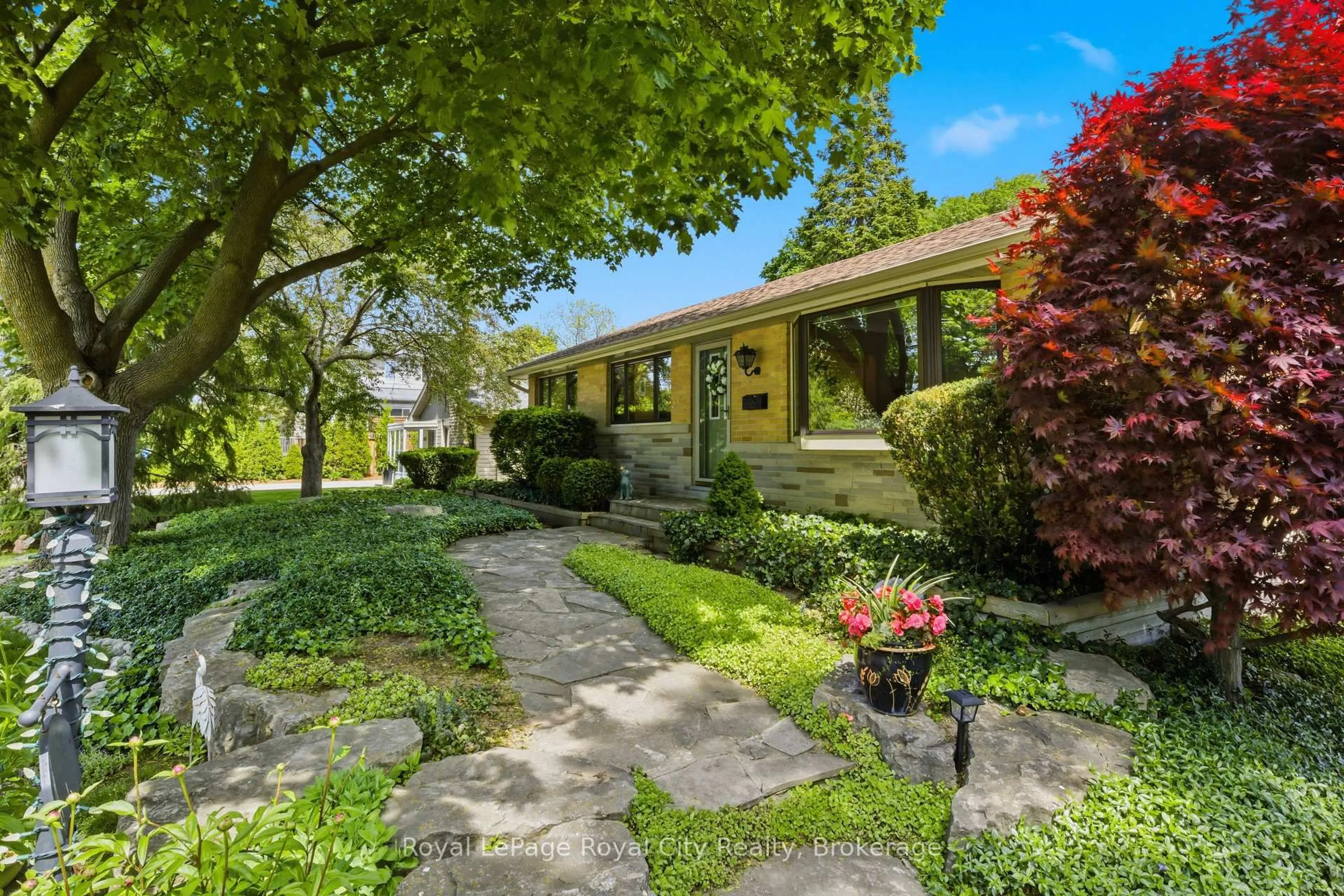 Unknown for 92 Dean Ave, Guelph Ontario N1G 1L6