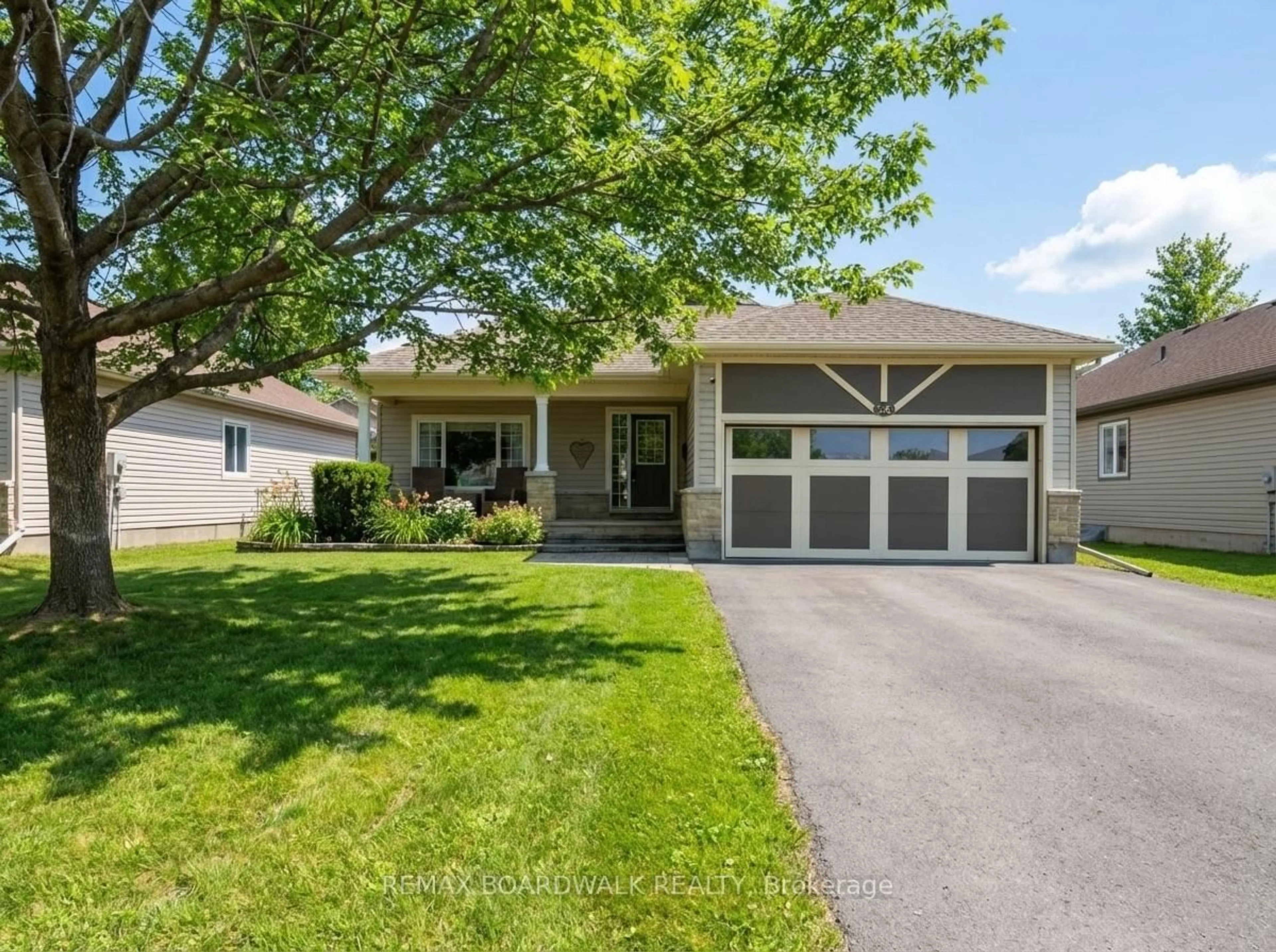 Home with vinyl exterior material, street for 36 Sinclair Ave, Carleton Place Ontario K7C 4V3