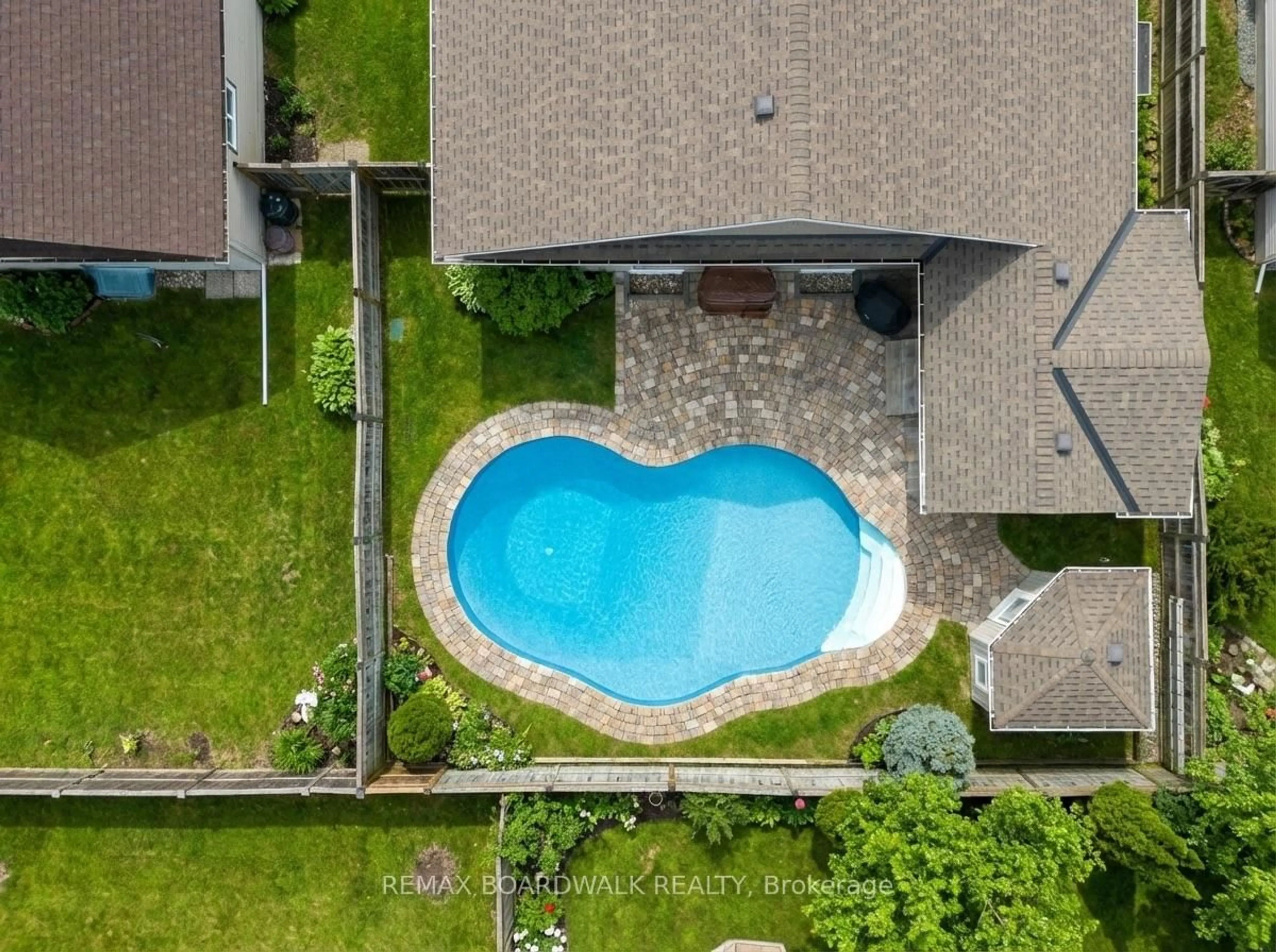 A pic from outside/outdoor area/front of a property/back of a property/a pic from drone, water/lake/river/ocean view for 36 Sinclair Ave, Carleton Place Ontario K7C 4V3