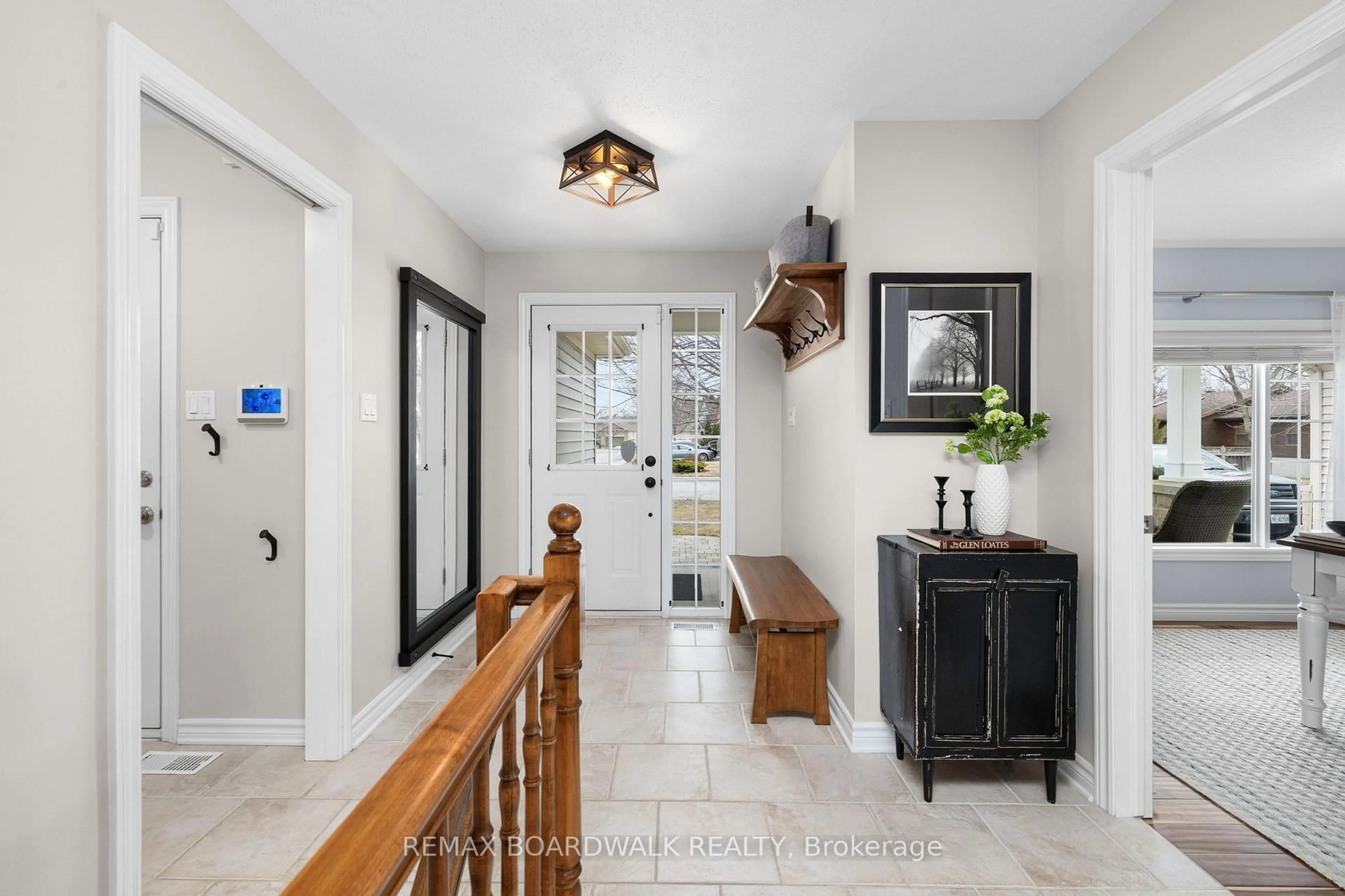 Indoor entryway for 36 Sinclair Ave, Carleton Place Ontario K7C 4V3