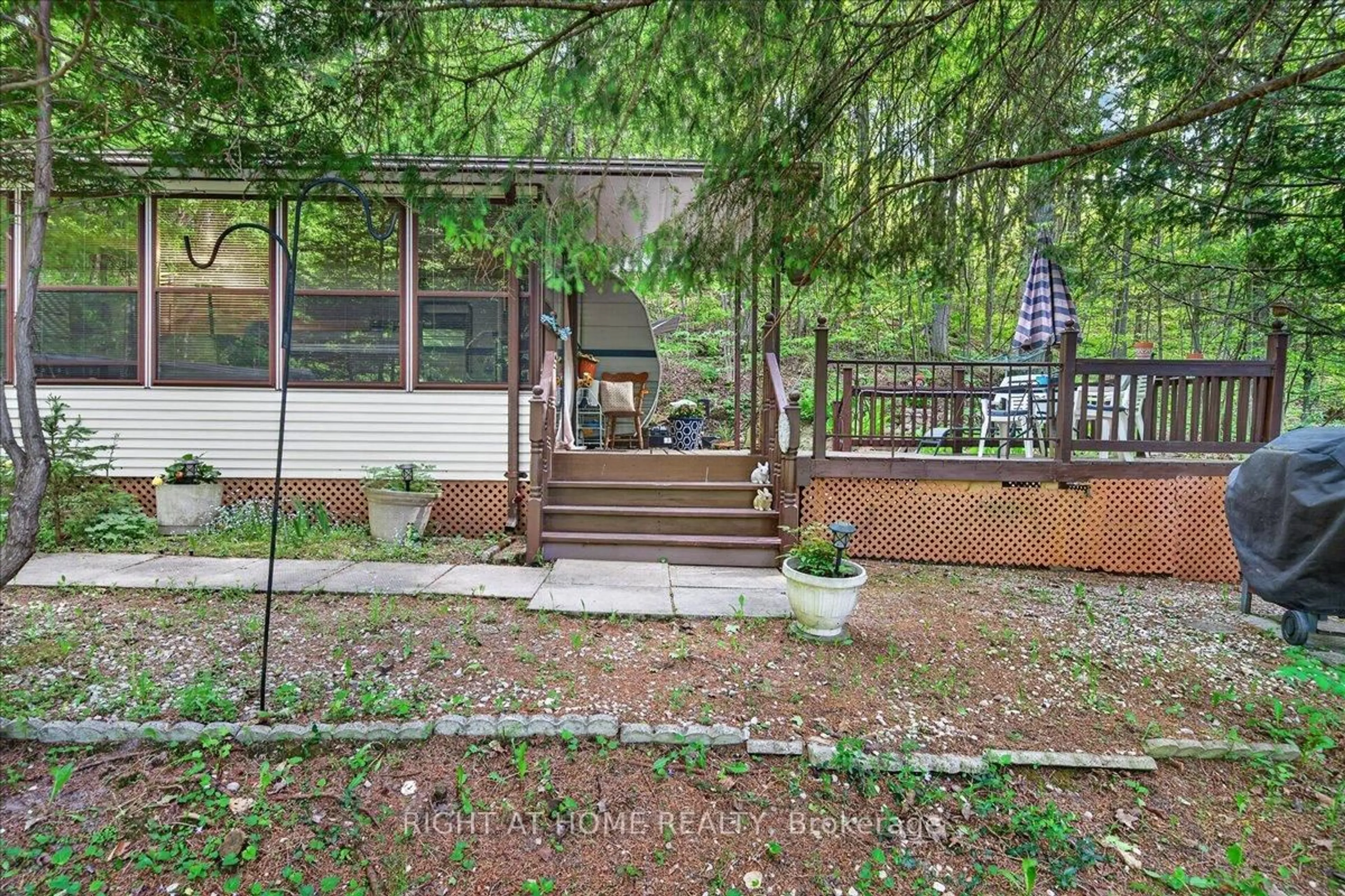Patio, unknown for 142571 35 Rd #201, West Grey Ontario N0G 1C0