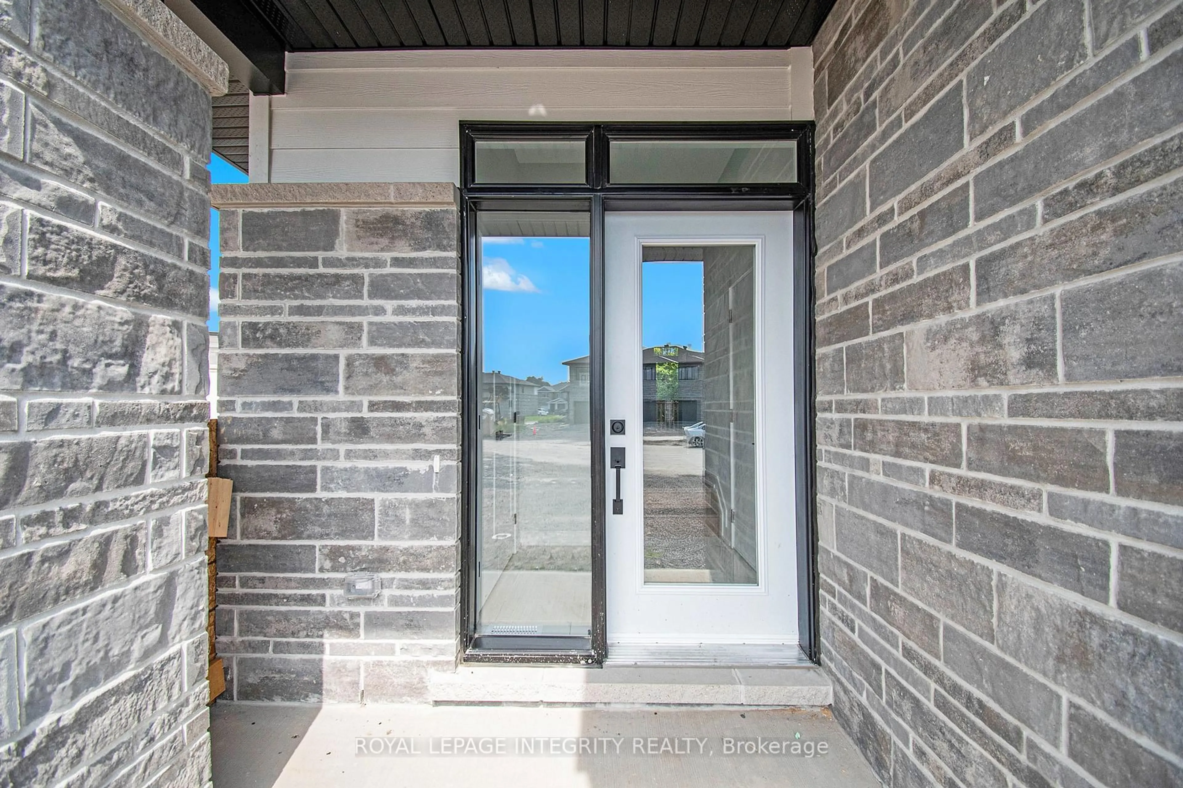 Indoor entryway for 10 Morral Crt, Arnprior Ontario K7S 0J4