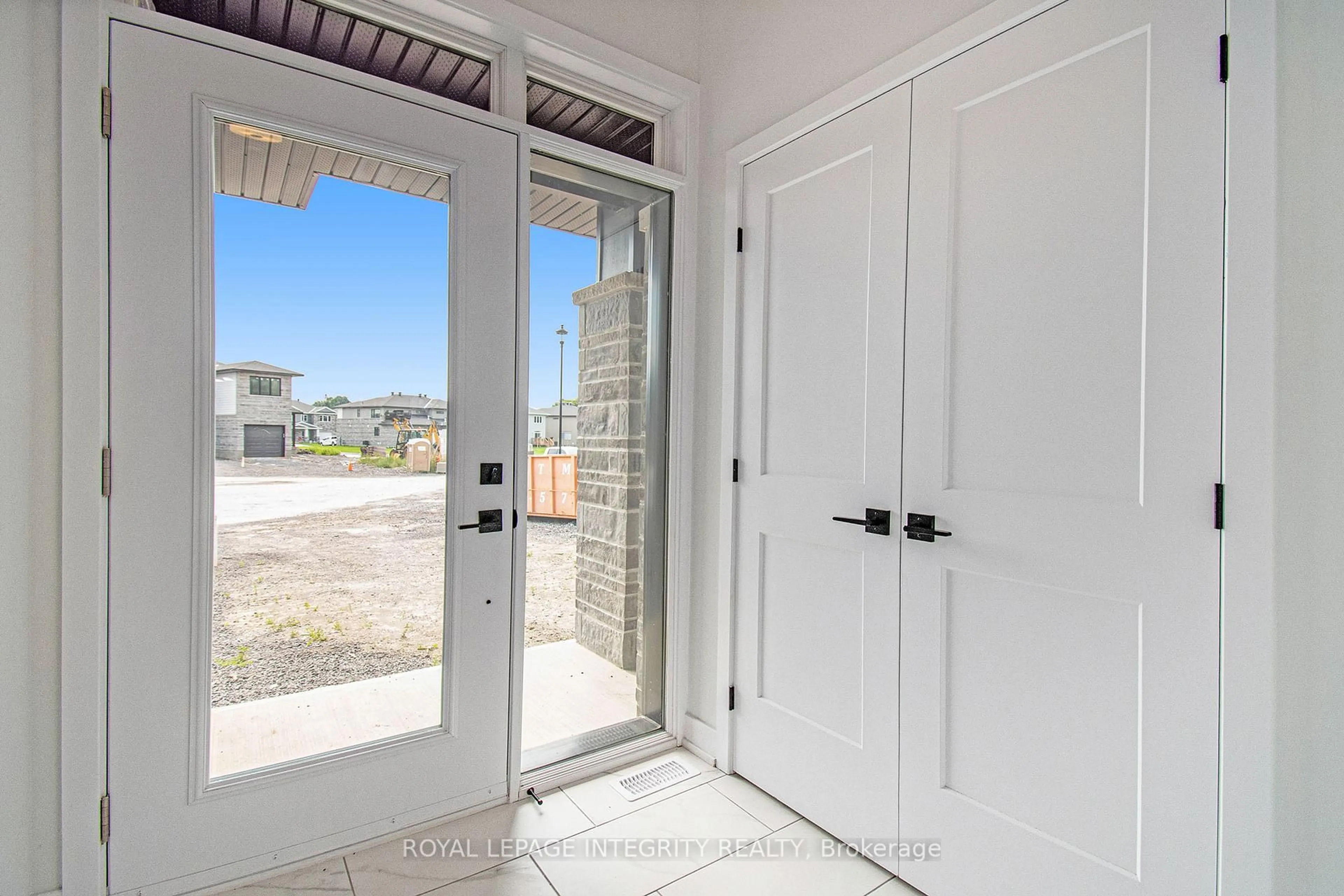Indoor entryway for 10 Morral Crt, Arnprior Ontario K7S 0J4