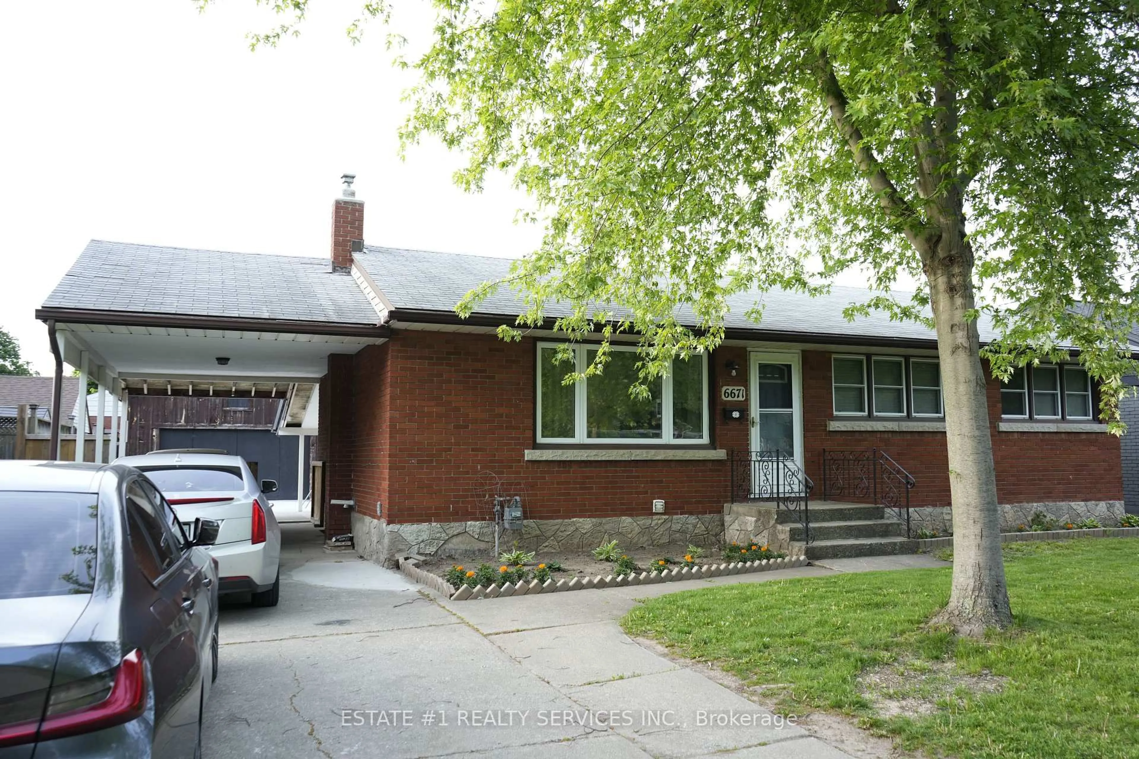 Home with brick exterior material, street for 6671 Russell St, Niagara Falls Ontario L2J 1P9