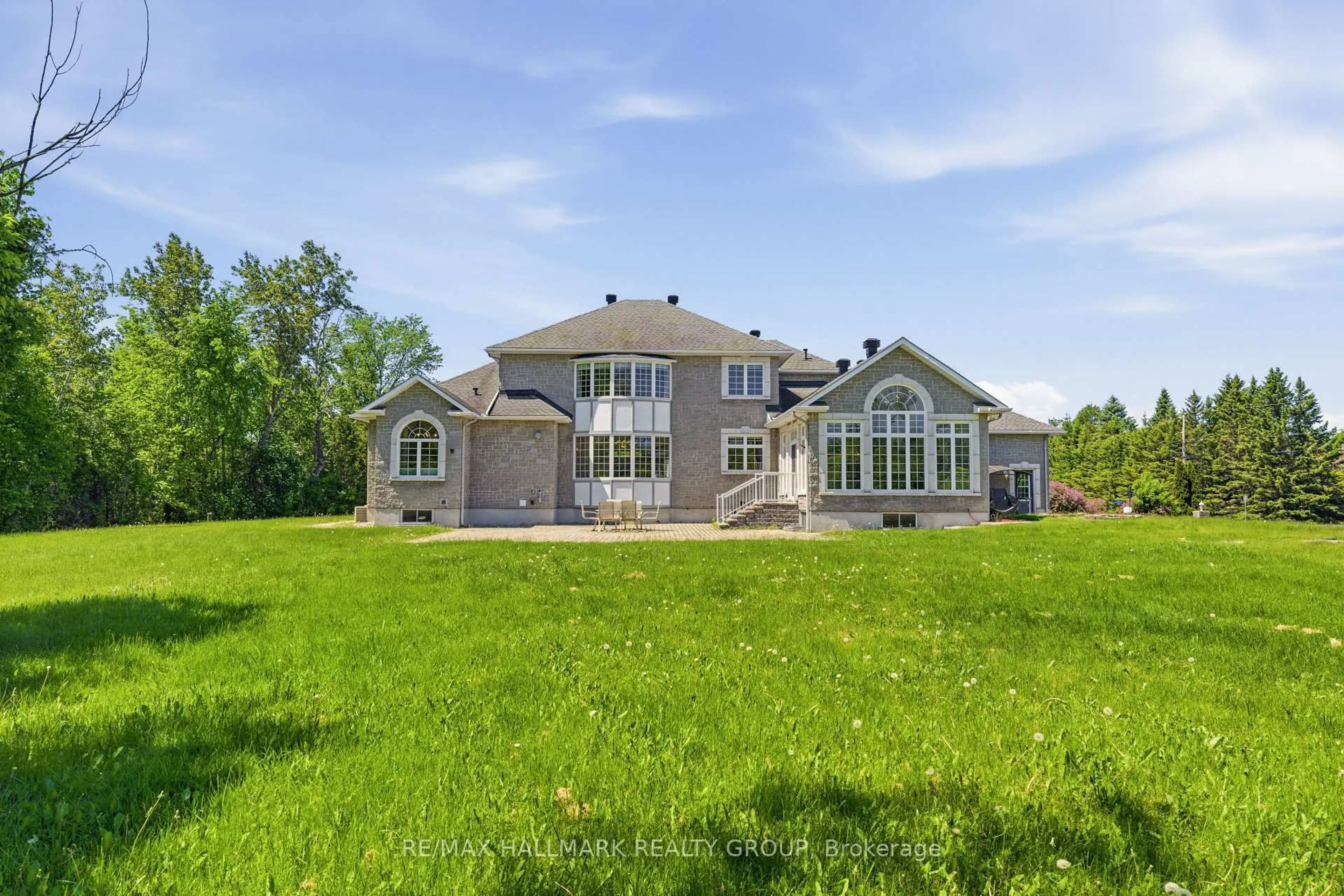 A pic from outside/outdoor area/front of a property/back of a property/a pic from drone, unknown for 1651 Marronier Crt, Ottawa Ontario K4C 1C2