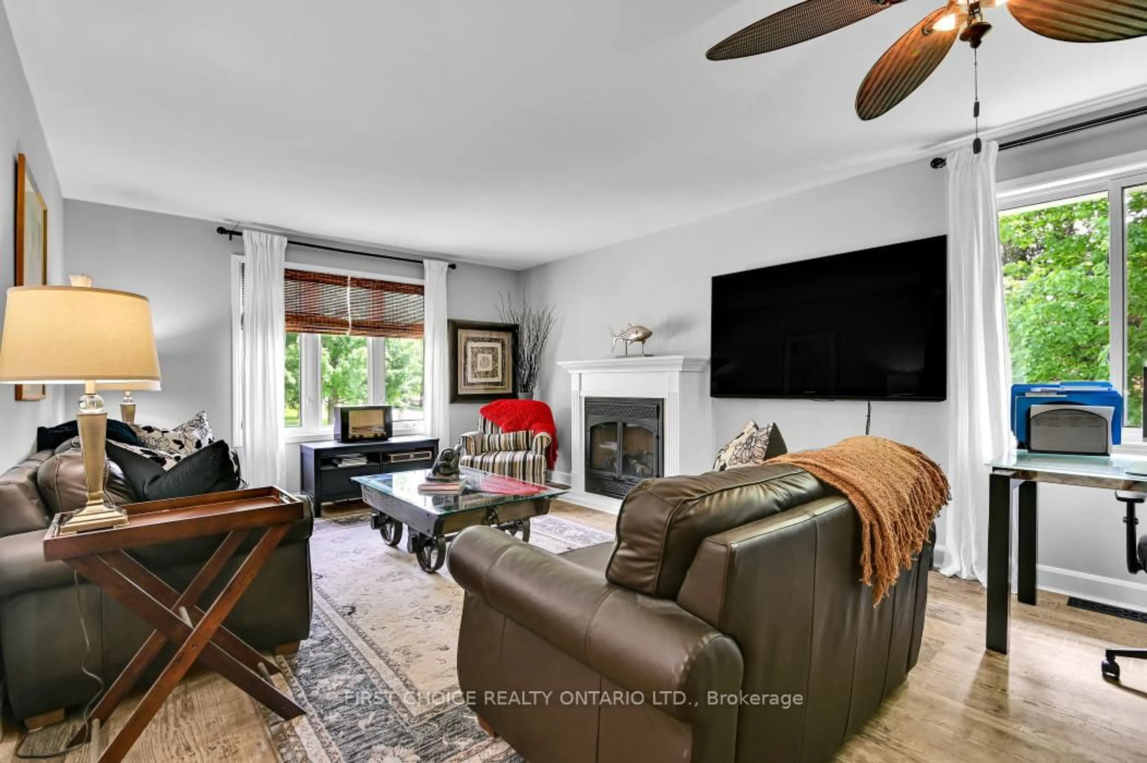 Living room with furniture, unknown for 6 South Point Dr, Rideau Lakes Ontario K7A 4S5