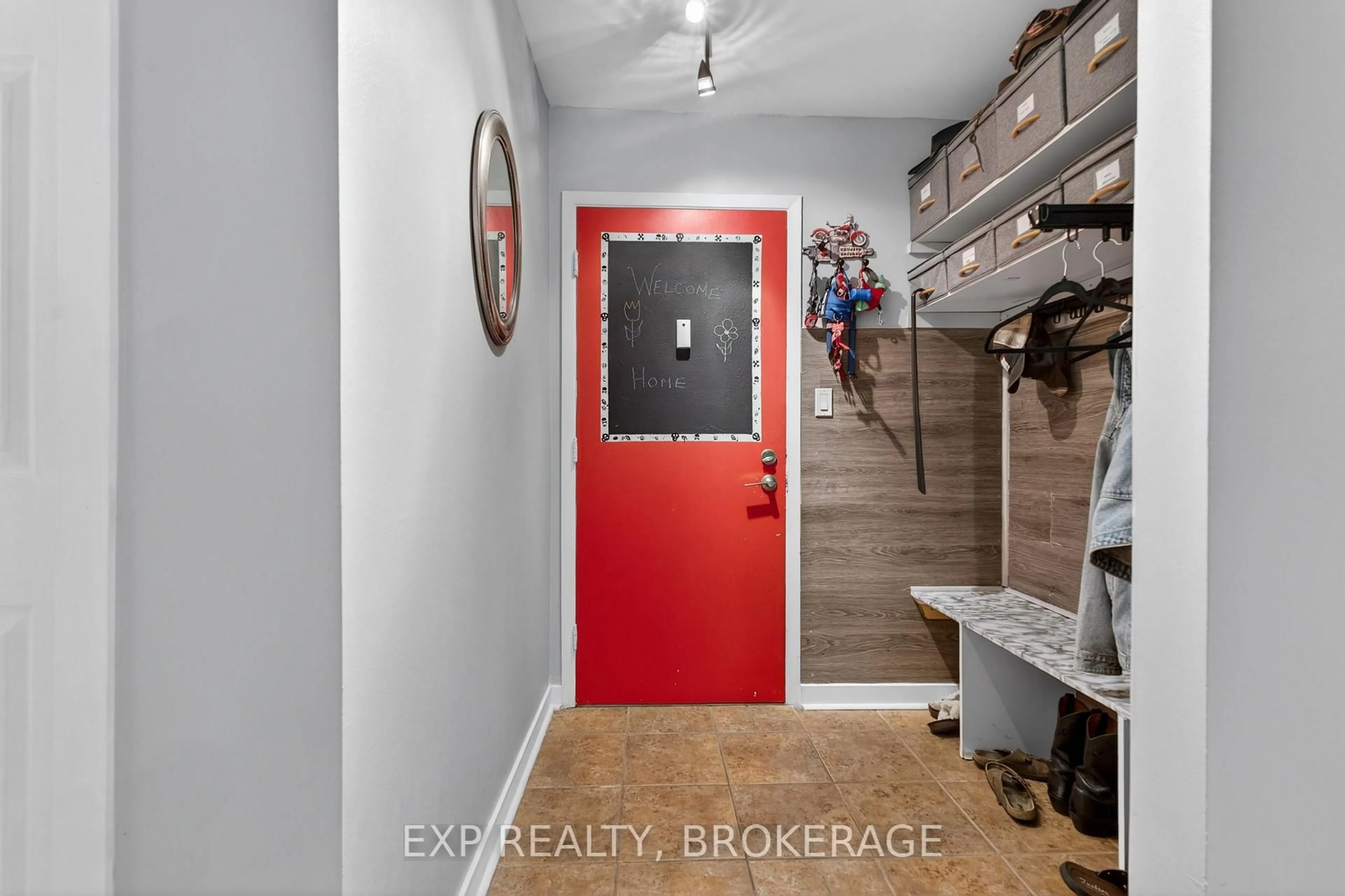 Indoor entryway for 835 MILFORD Dr #105, Kingston Ontario K7P 1A7
