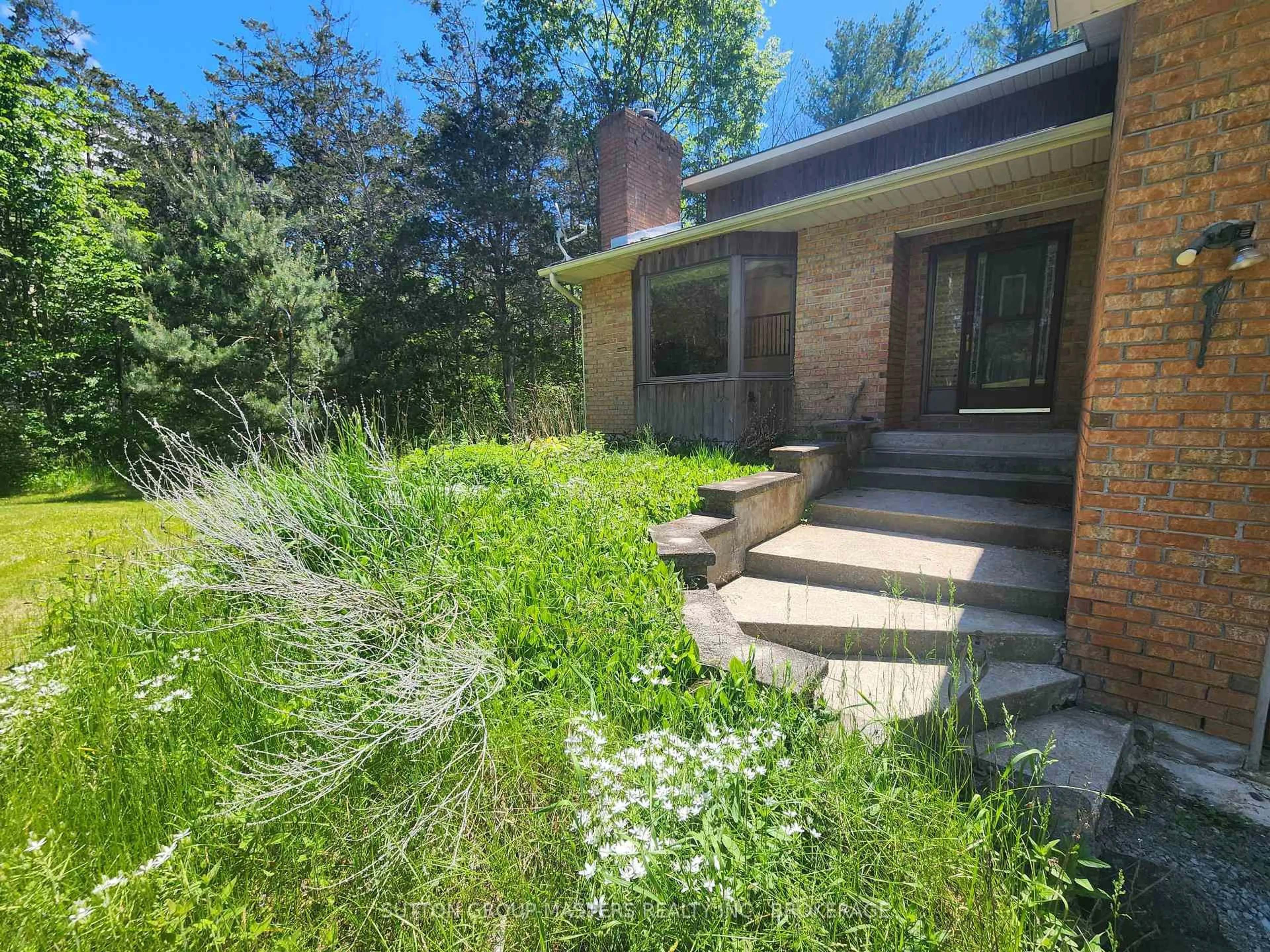 A pic from outside/outdoor area/front of a property/back of a property/a pic from drone, unknown for 2723 Switzerville Rd, Greater Napanee Ontario K7R 3K9