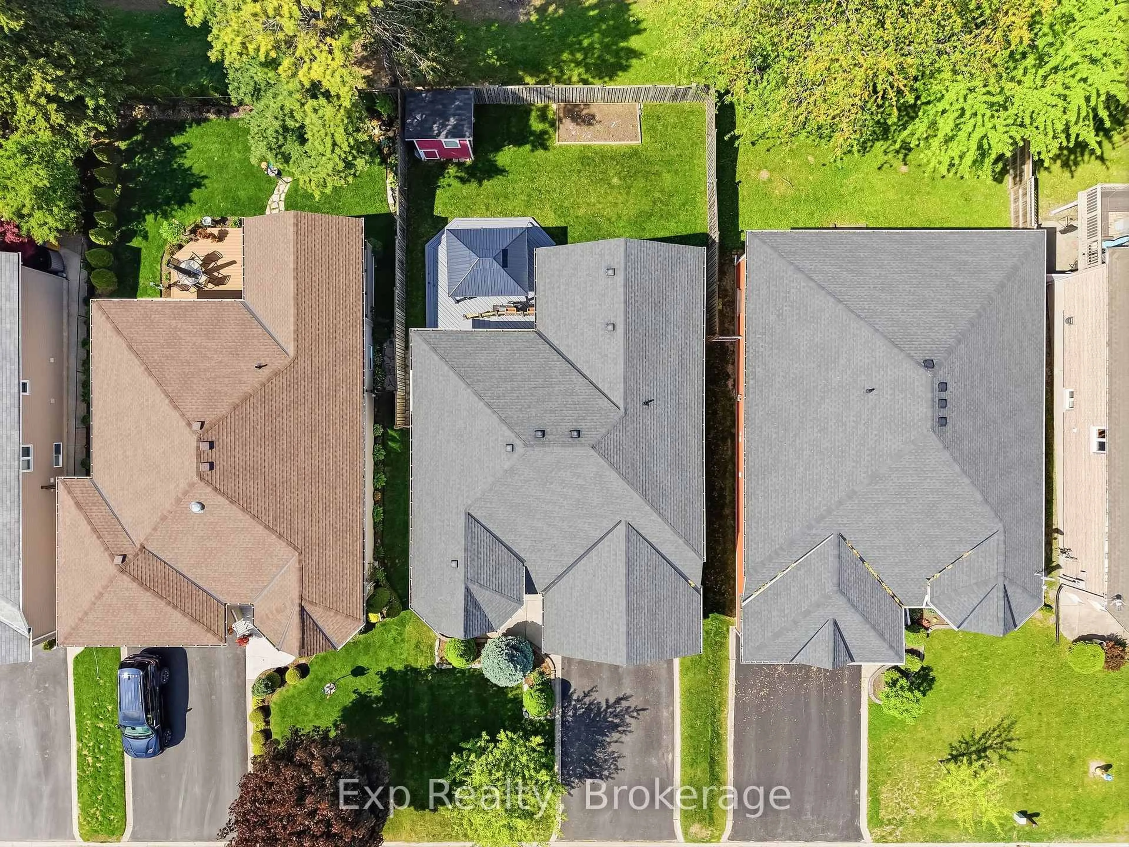 A pic from outside/outdoor area/front of a property/back of a property/a pic from drone, street for 1106 Fawn Crt, Kingston Ontario K7P 0A3
