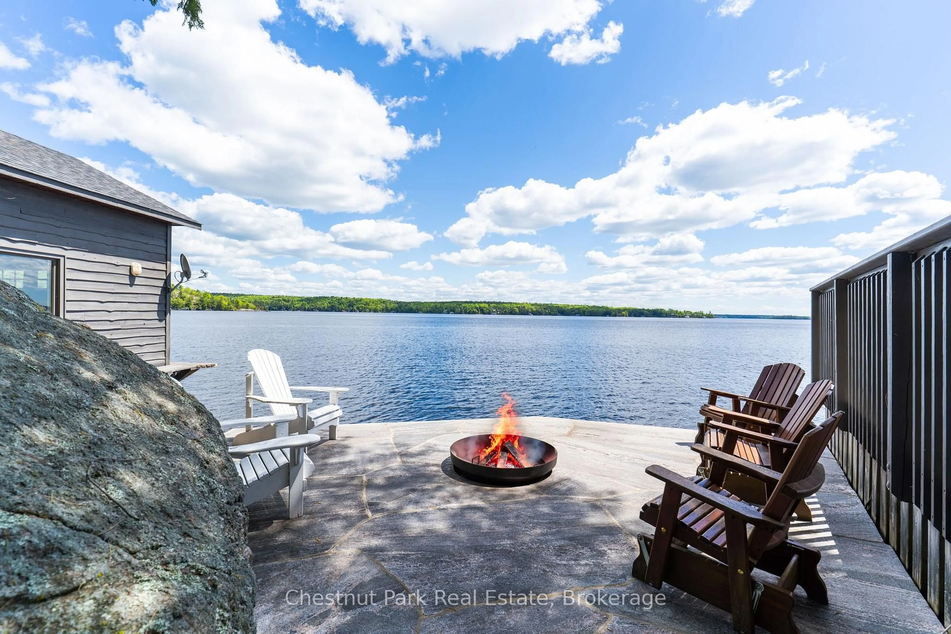 Patio, water/lake/river/ocean view for 1050 Trillium Dr, Bracebridge Ontario P1L 1X1