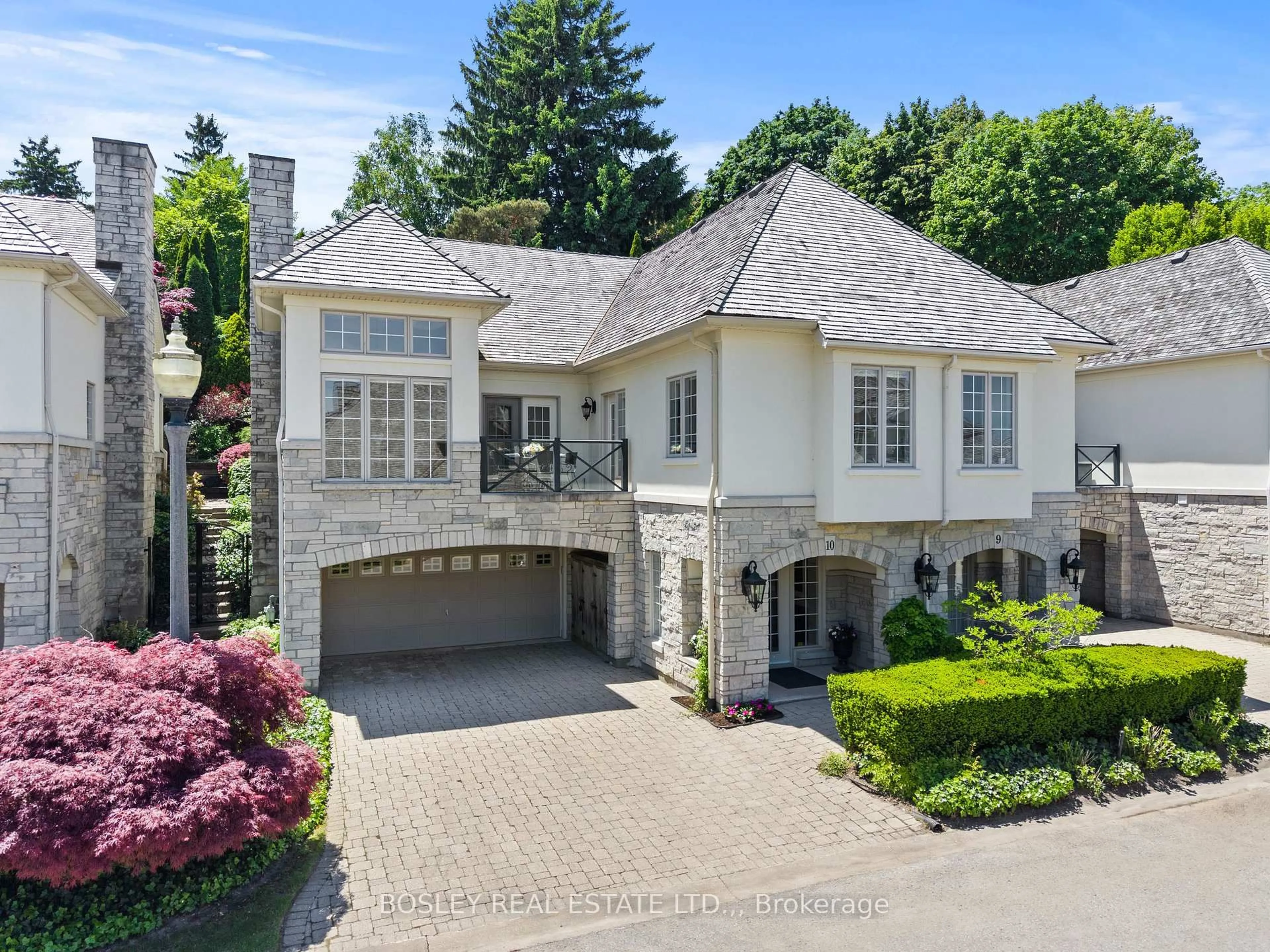 A pic from outside/outdoor area/front of a property/back of a property/a pic from drone, street for 222 Ricardo St #10, Niagara-on-the-Lake Ontario L0S 1J0