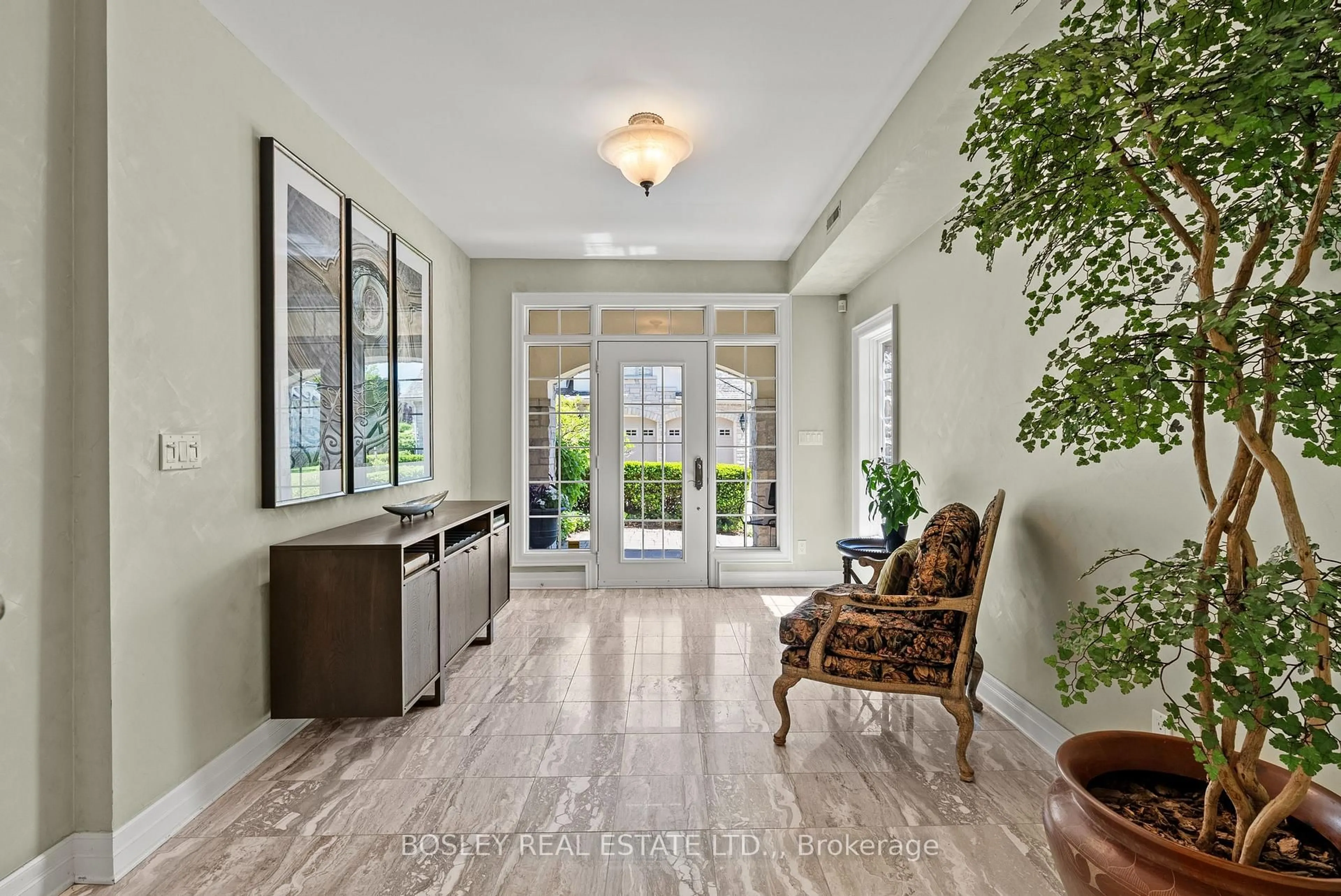 Indoor entryway for 222 Ricardo St #10, Niagara-on-the-Lake Ontario L0S 1J0