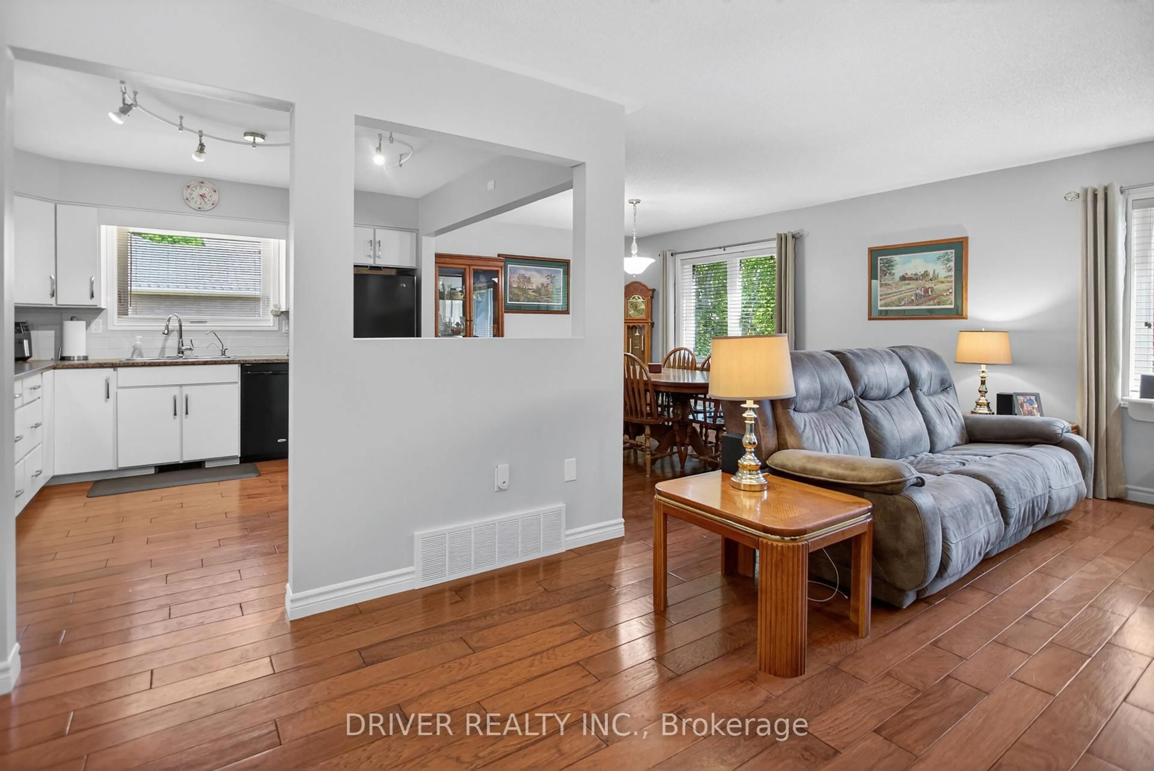 Living room with furniture, unknown for 49300 Nova Scotia Line, Malahide Ontario N5H 2R2