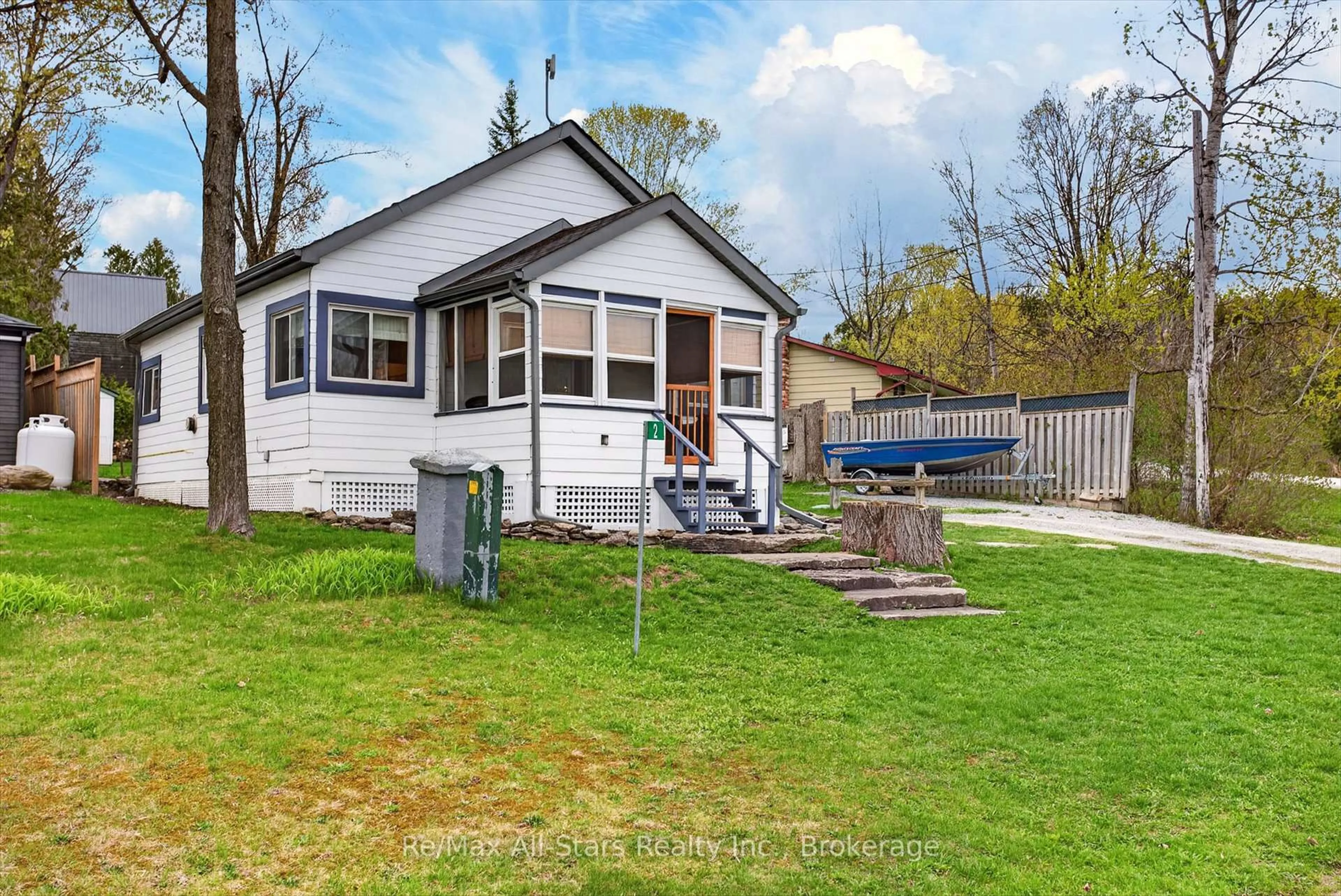 Unknown for 2 Elder St, Kawartha Lakes Ontario K0M 1L0