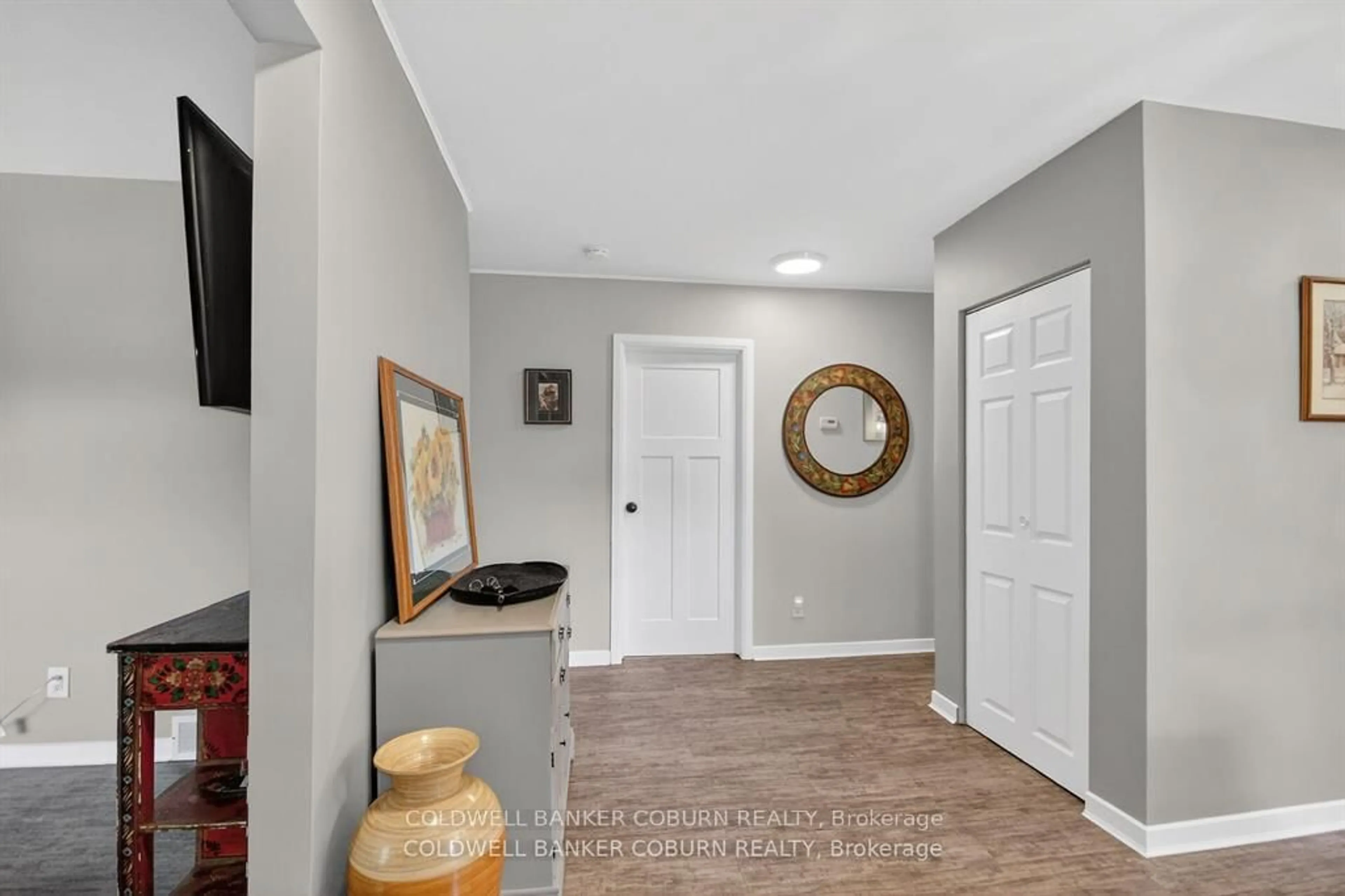 Indoor entryway for 2802 County Road 21 Rd, Edwardsburgh/Cardinal Ontario K0E 1X0