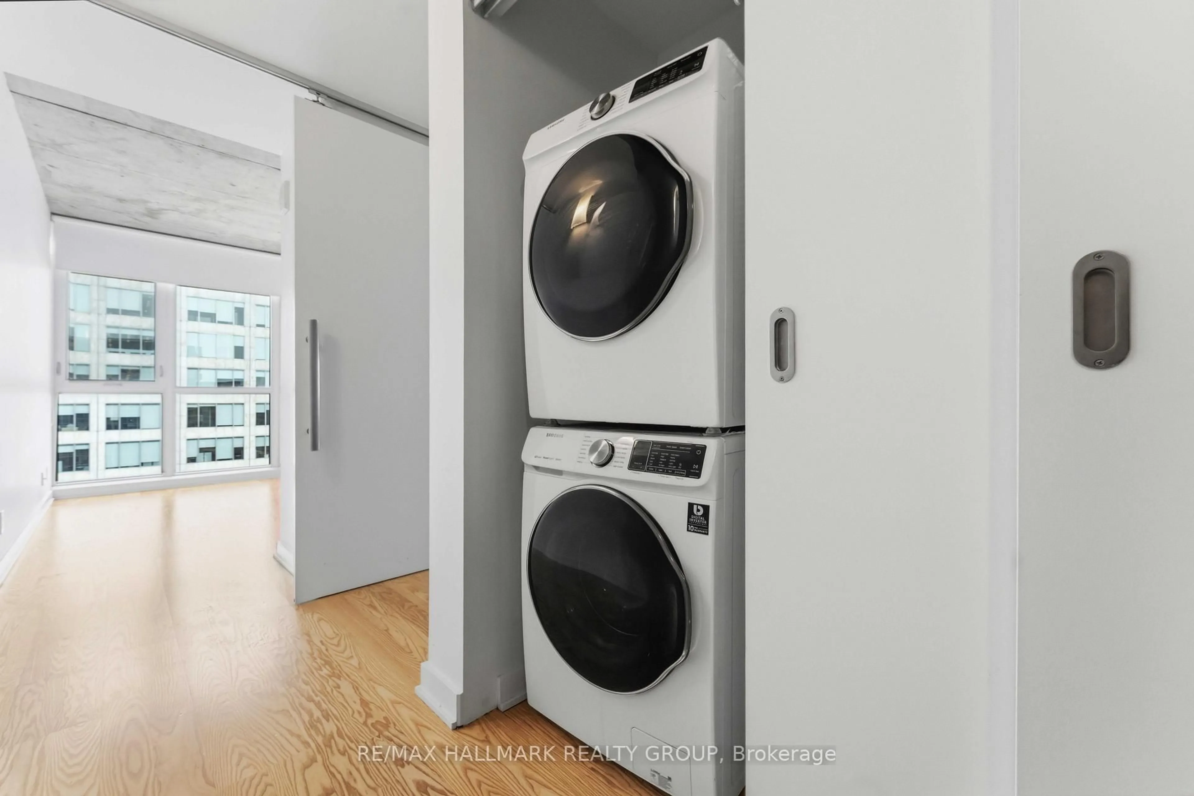 Laundry room for 324 Laurier Ave #2110, Ottawa Ontario K1P 0A4