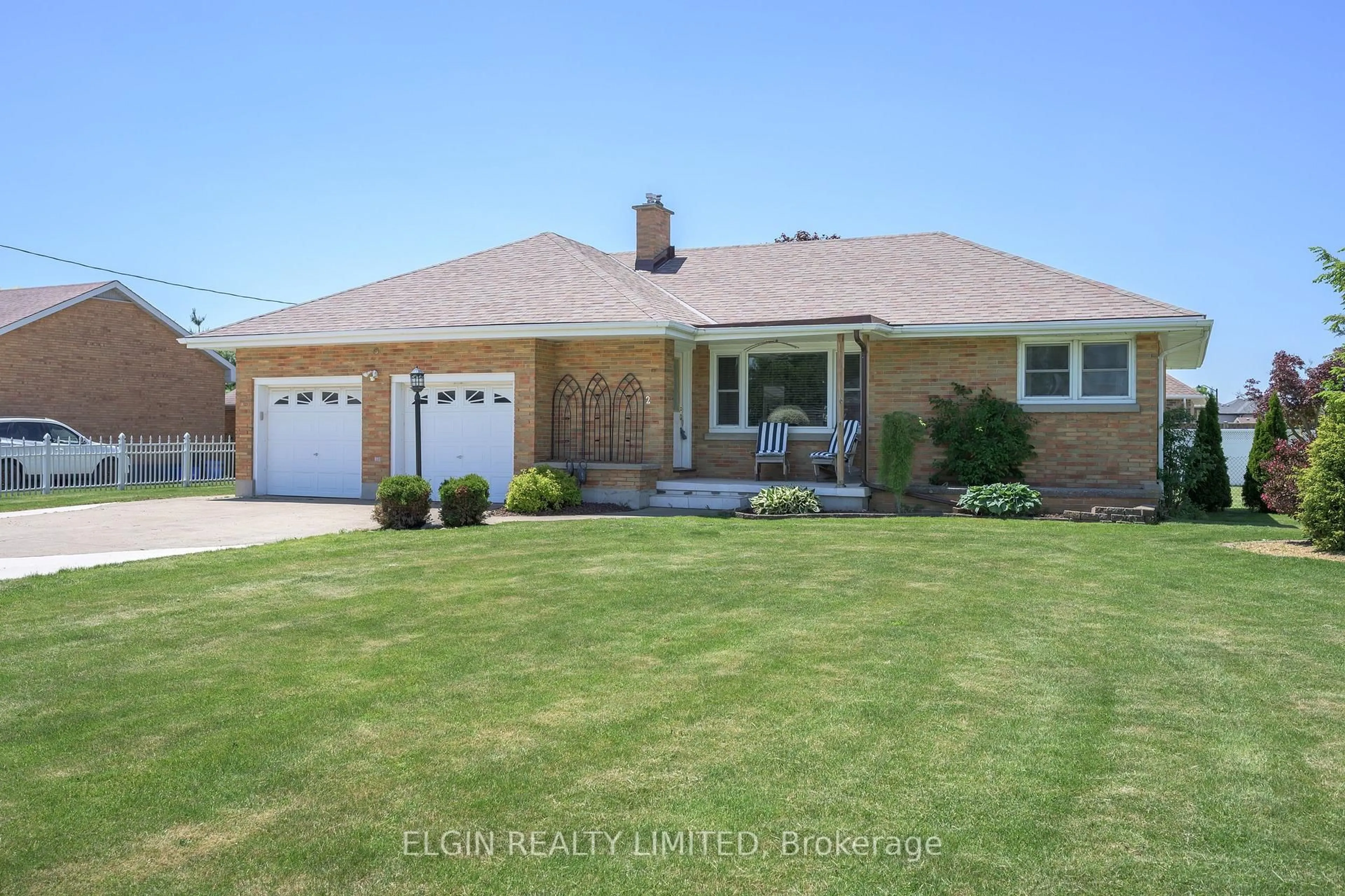 Home with brick exterior material, water/lake/river/ocean view for 2 Lyndale Ave, Central Elgin Ontario N5R 1C4