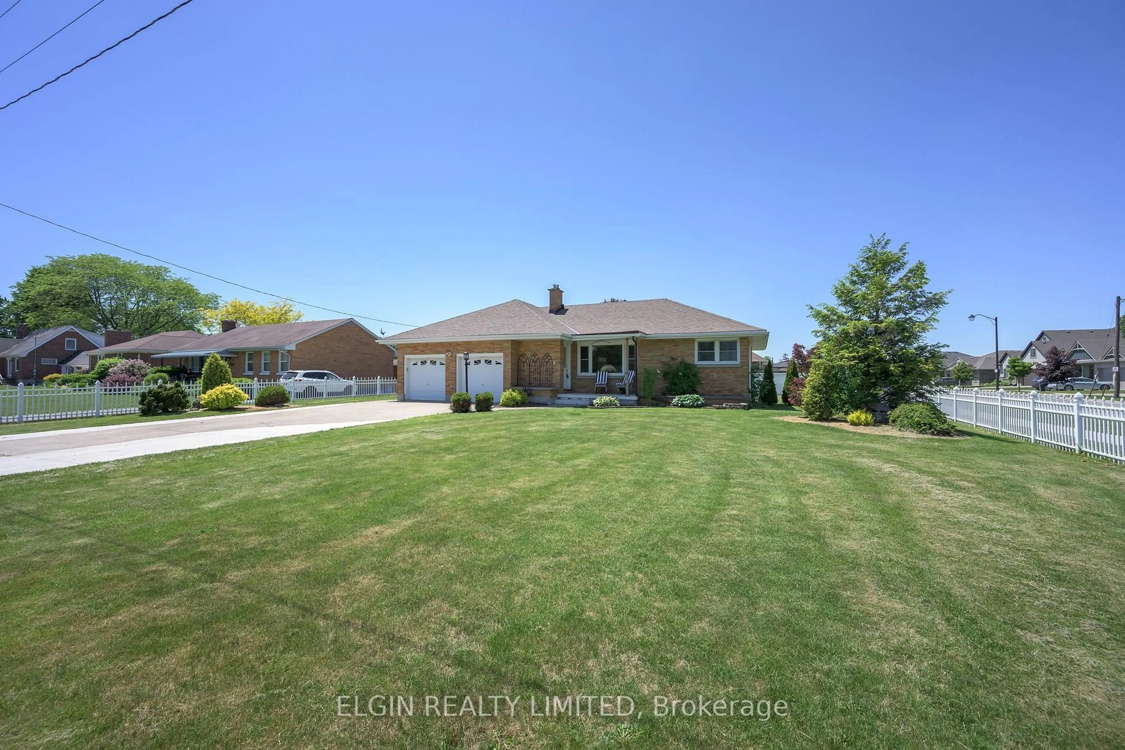 A pic from outside/outdoor area/front of a property/back of a property/a pic from drone, water/lake/river/ocean view for 2 Lyndale Ave, Central Elgin Ontario N5R 1C4