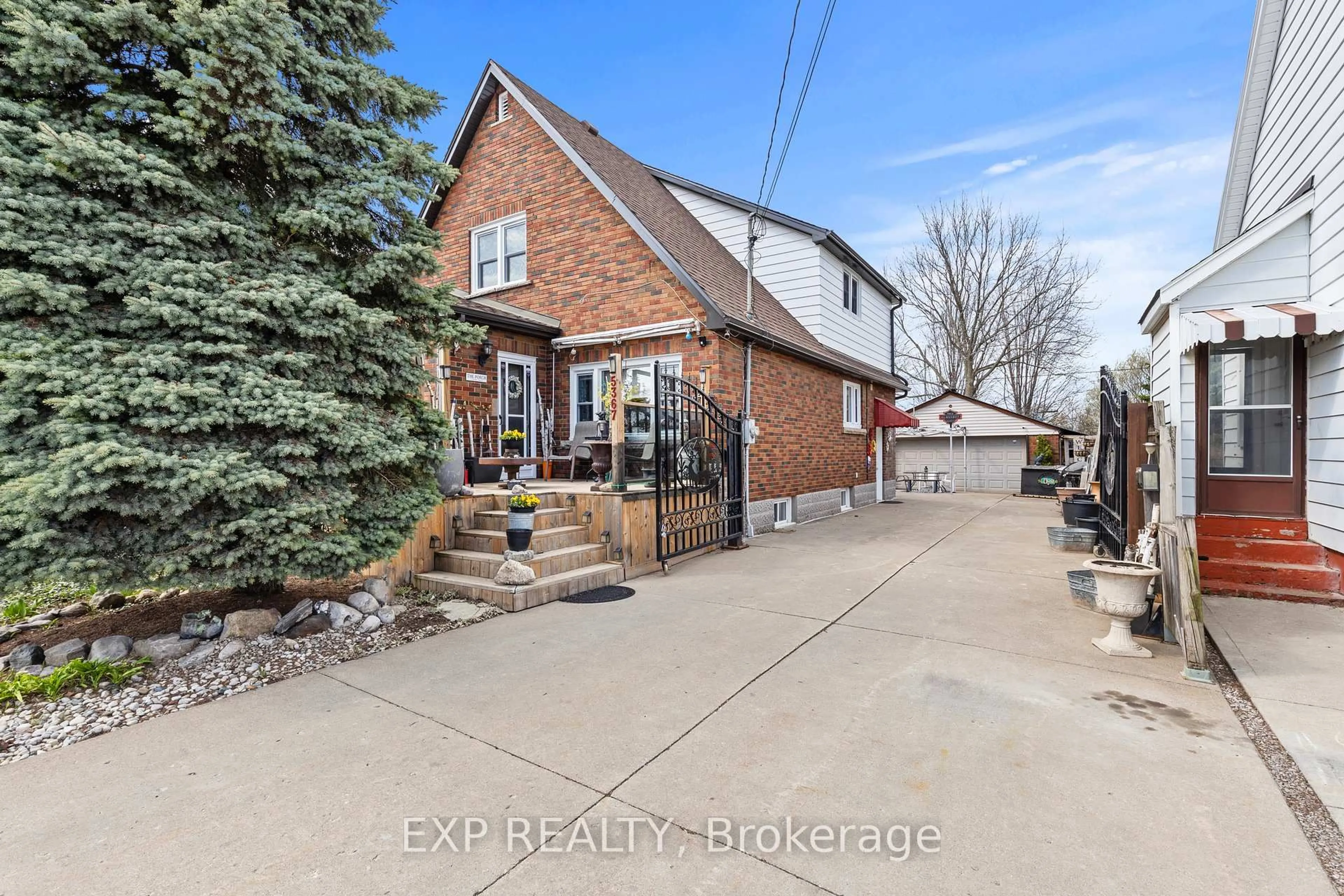 Home with brick exterior material, street for 5367 Kitchener St, Niagara Falls Ontario L2G 1B6