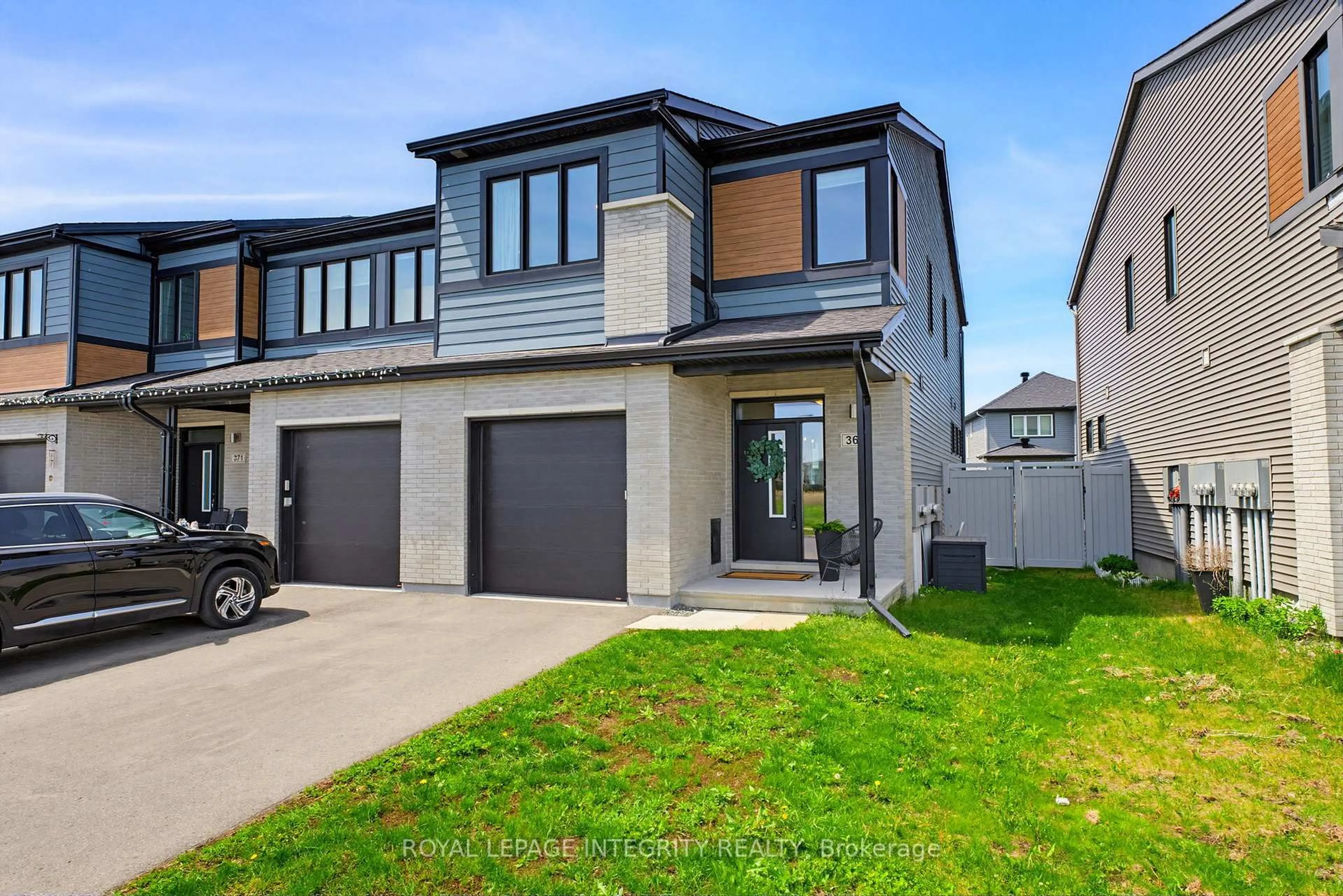 Home with vinyl exterior material, street for 367 Cope Dr, Ottawa Ontario K2V 0P7