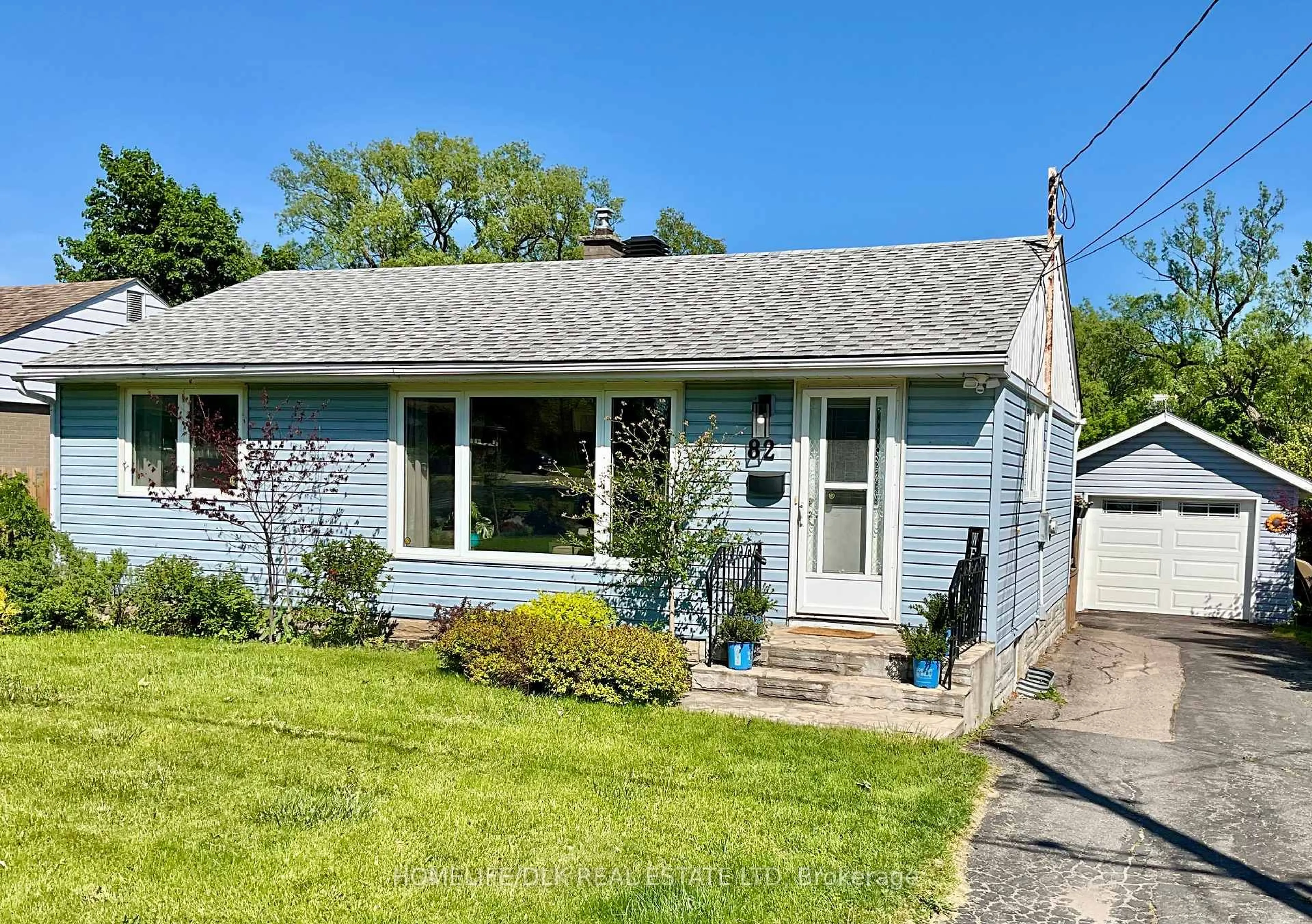 Home with vinyl exterior material, street for 82 Brookview Cres, Brockville Ontario K6V 4P2