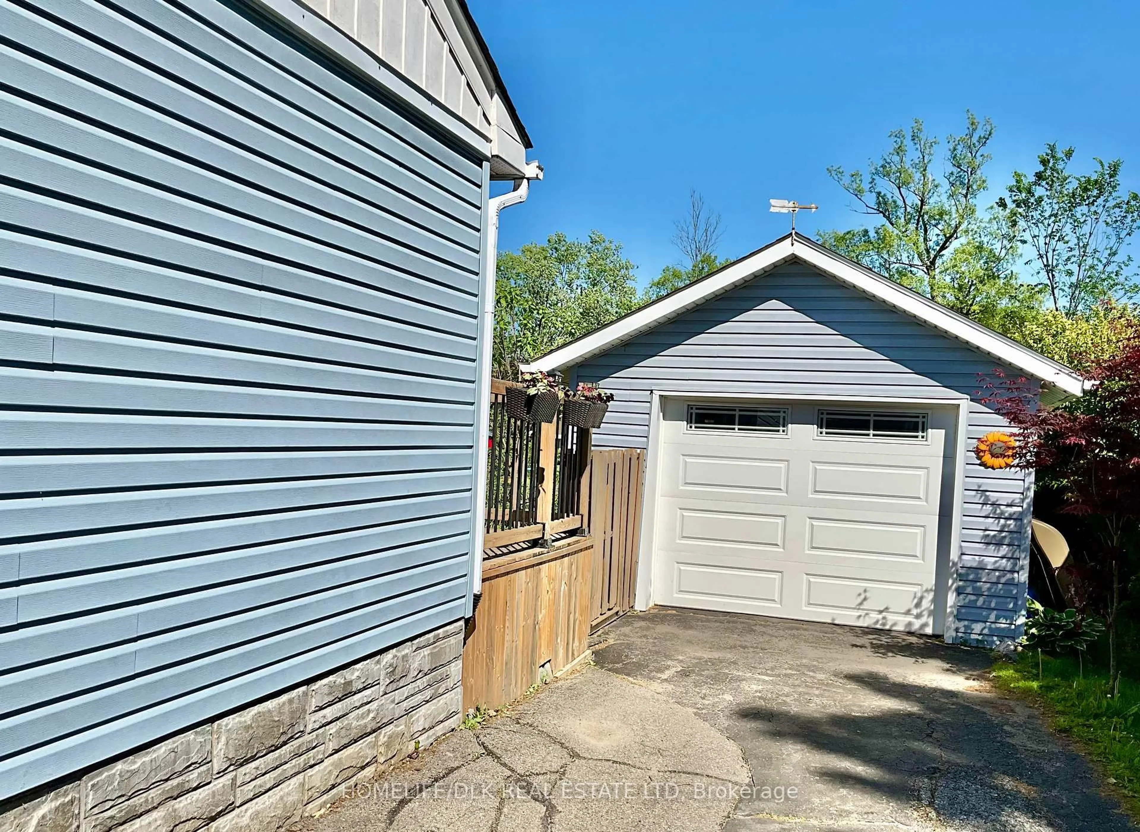 Shed for 82 Brookview Cres, Brockville Ontario K6V 4P2