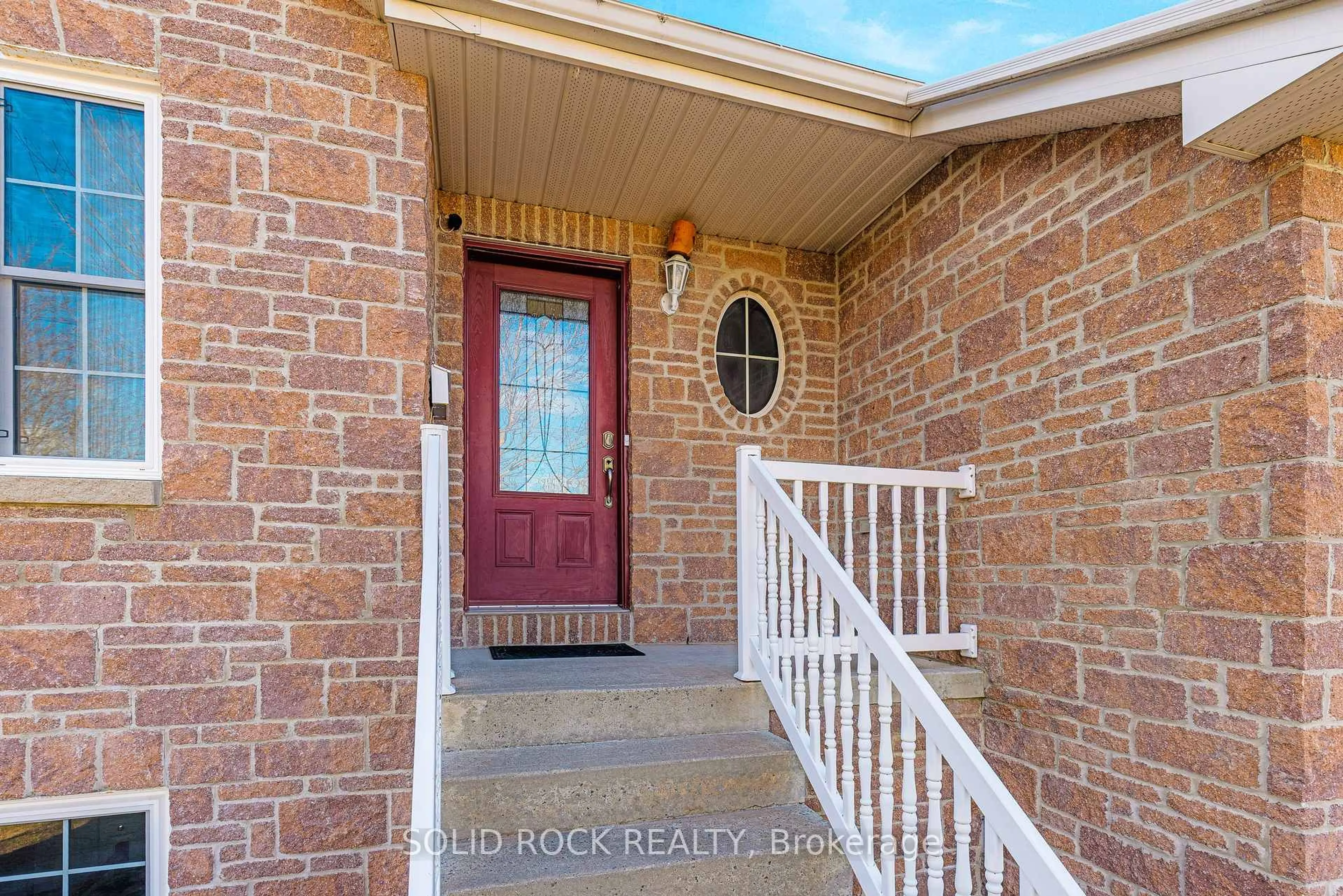Indoor entryway for 26 Regency Pl, Brockville Ontario K6V 7M5