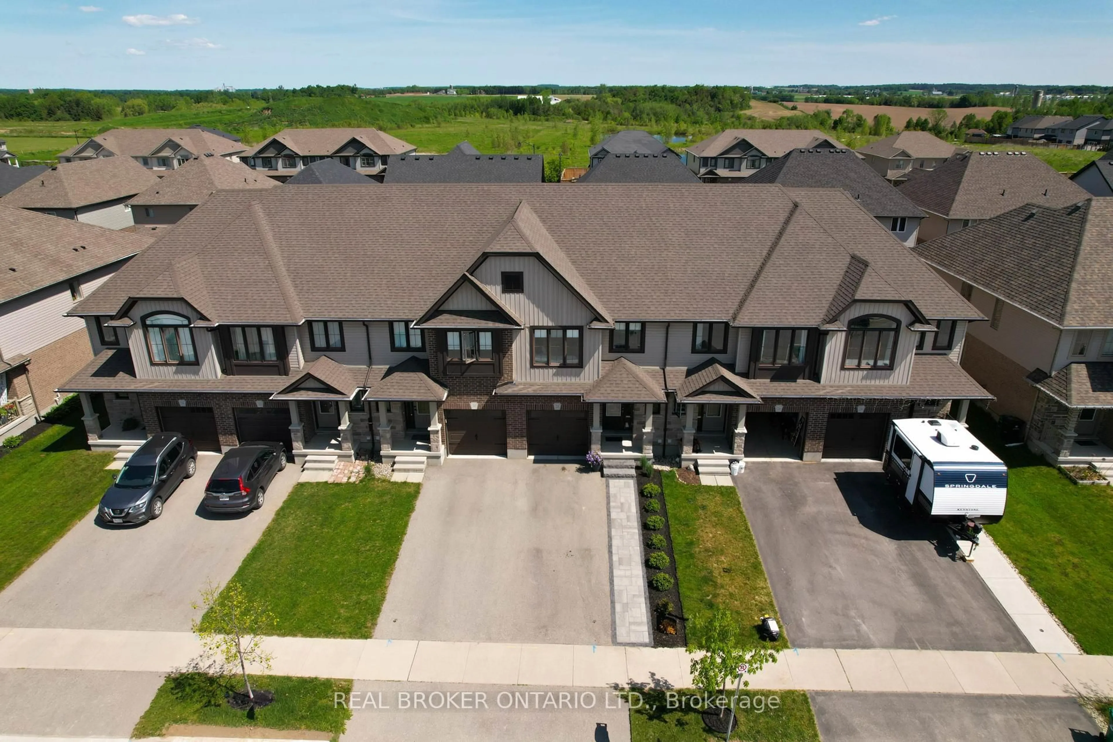 A pic from outside/outdoor area/front of a property/back of a property/a pic from drone, unknown for 28 Isaac St, Woolwich Ontario N3B 0E2