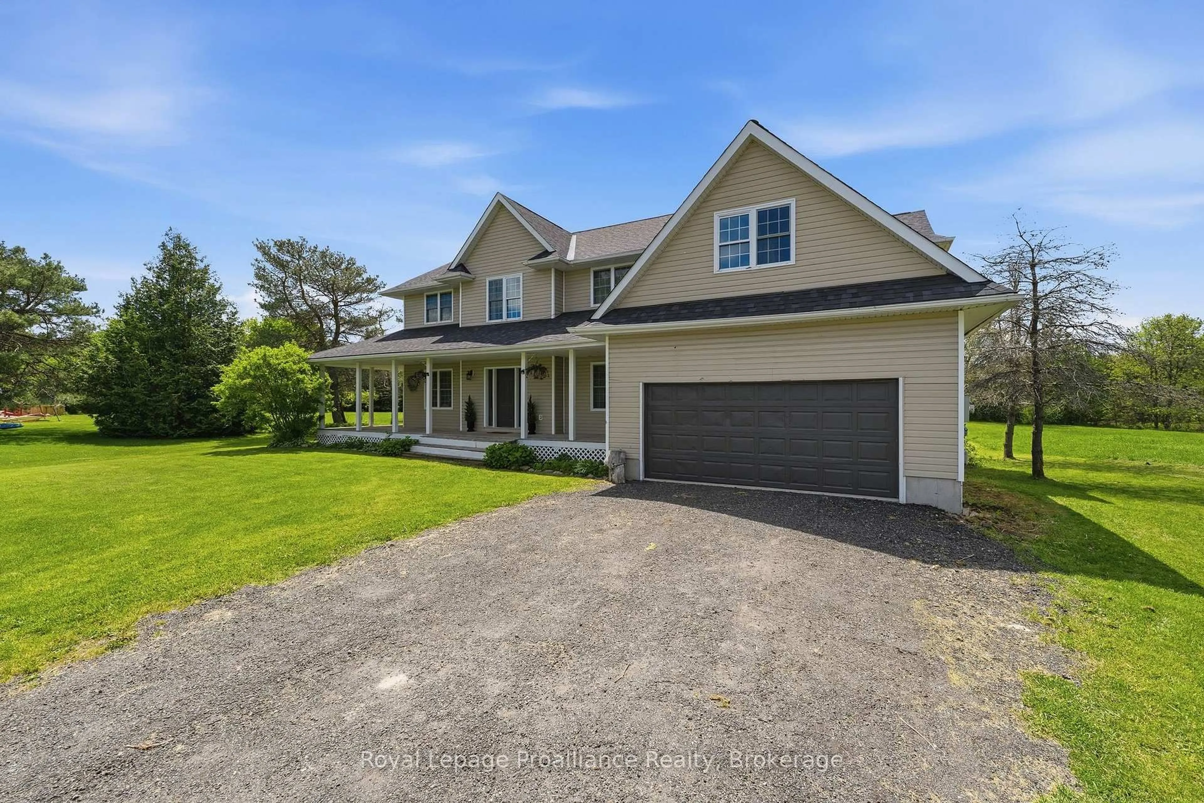 A pic from outside/outdoor area/front of a property/back of a property/a pic from drone, street for 3937 Larose Cres, Port Hope Ontario L0A 1B0