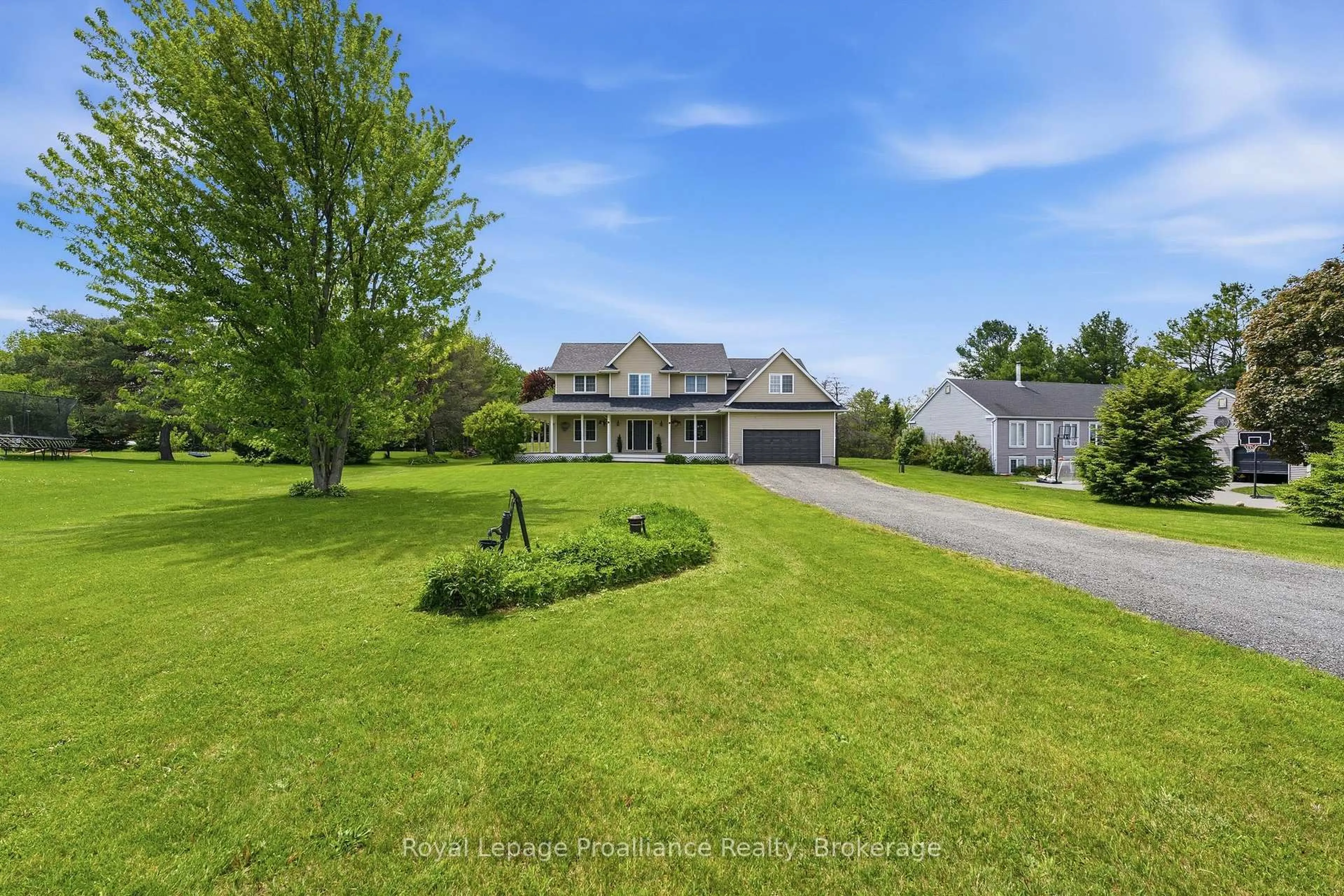 A pic from outside/outdoor area/front of a property/back of a property/a pic from drone, unknown for 3937 Larose Cres, Port Hope Ontario L0A 1B0