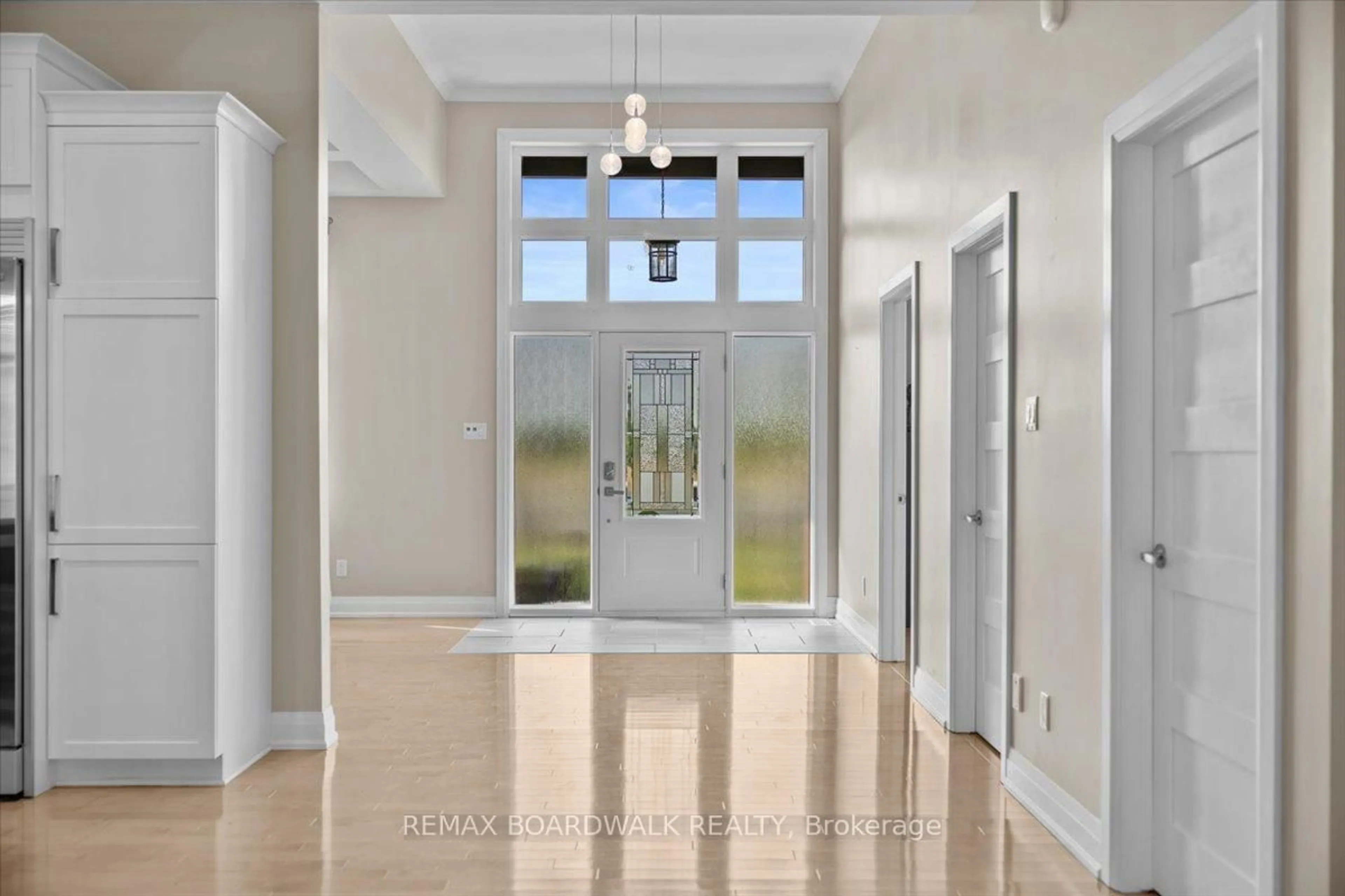 Indoor entryway for 7412 Blue Water Cres, Ottawa Ontario K4P 0C8
