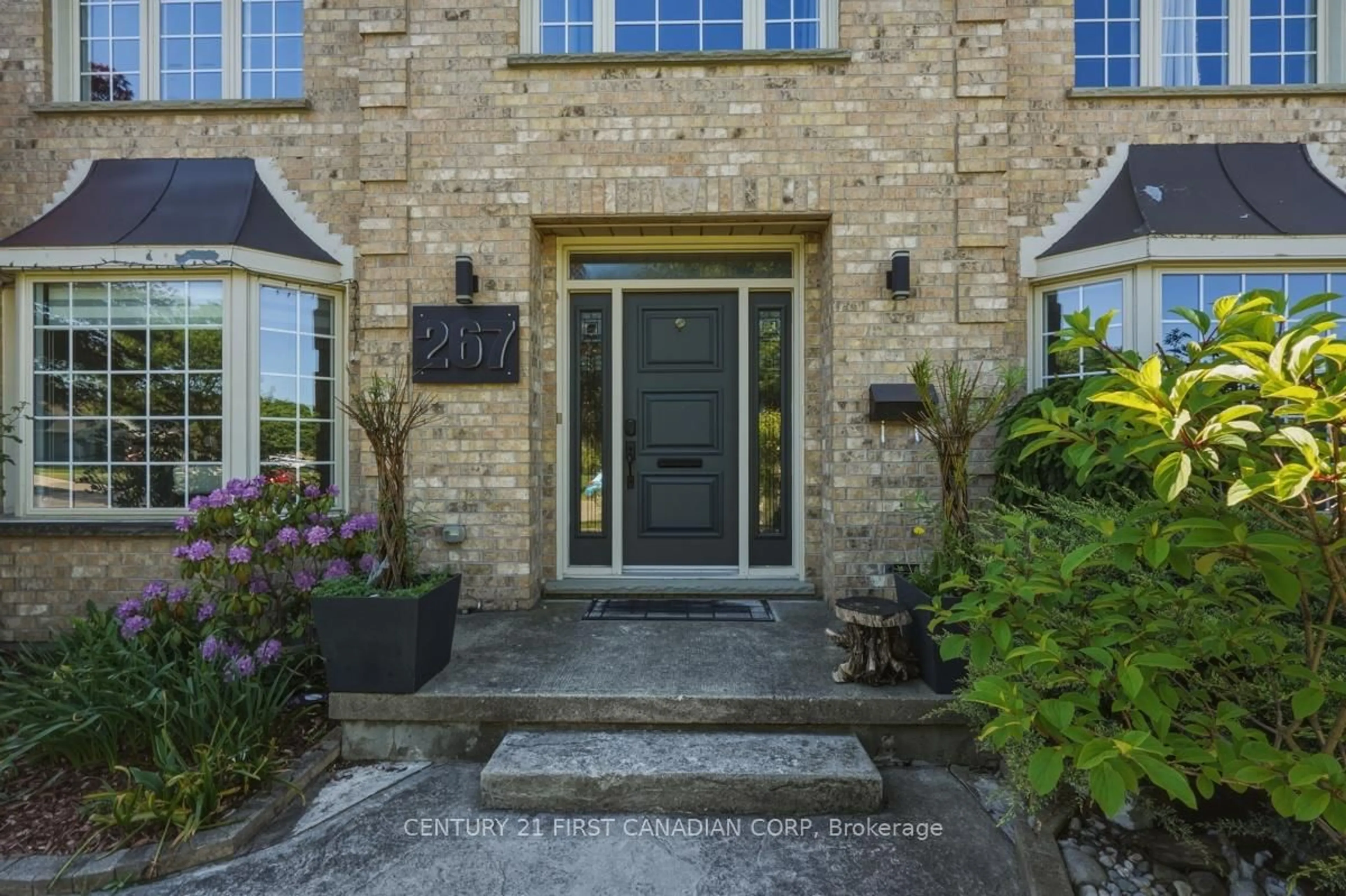 Indoor entryway for 267 Pine Valley Dr, London South Ontario N6J 4T1