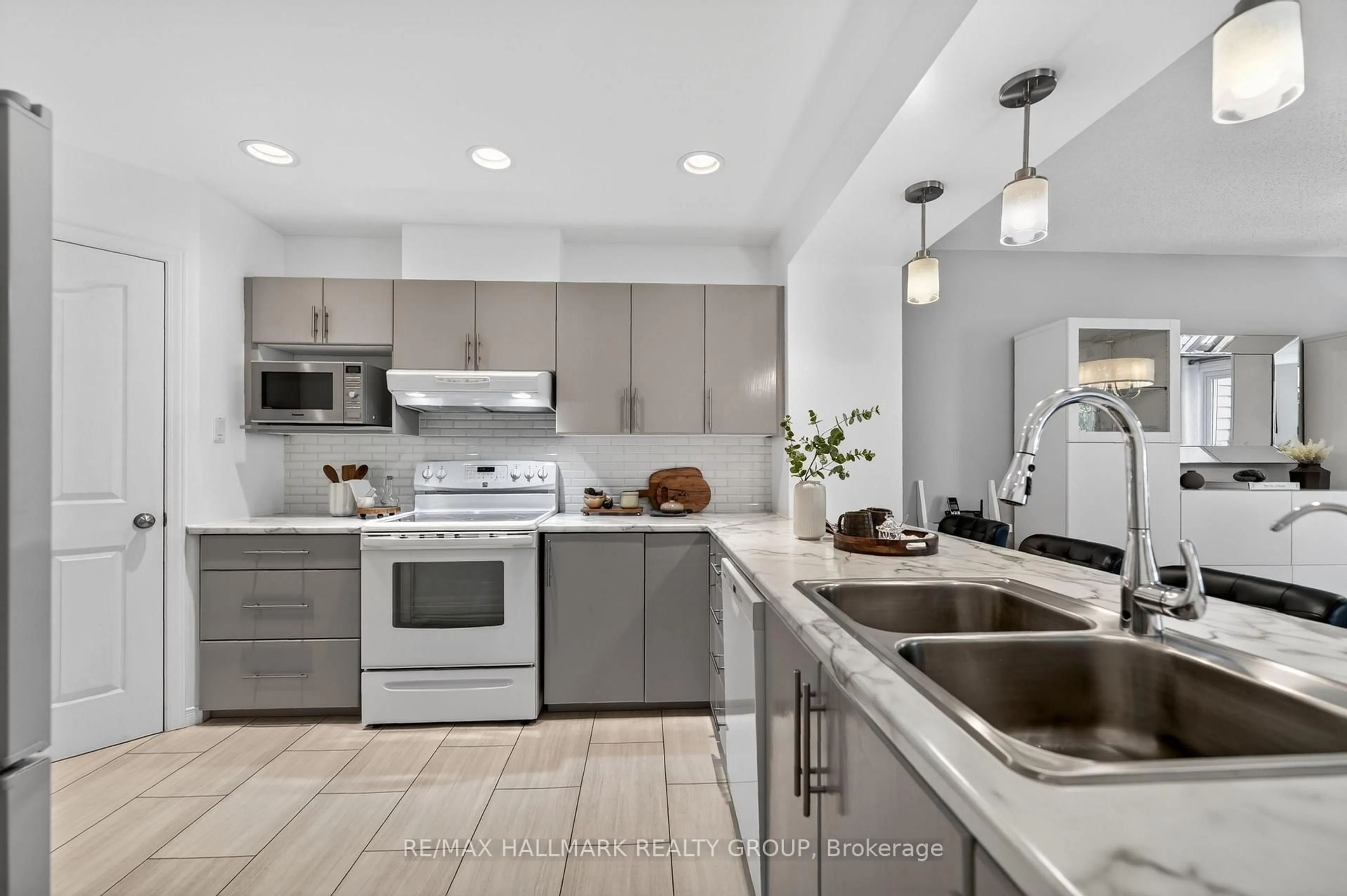Contemporary kitchen, ceramic/tile floor for 968 Lucille Way, Ottawa Ontario K4A 4J2