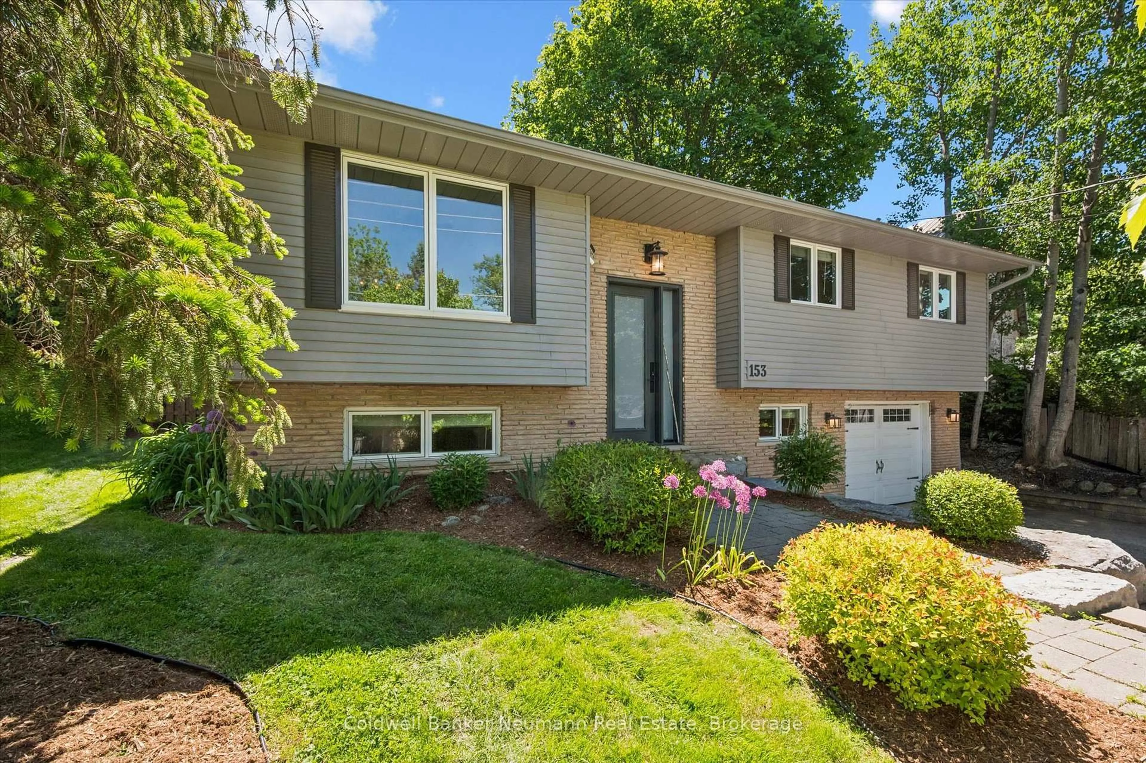 Home with vinyl exterior material, street for 153 HARRIS St, Guelph/Eramosa Ontario N0B 2K0