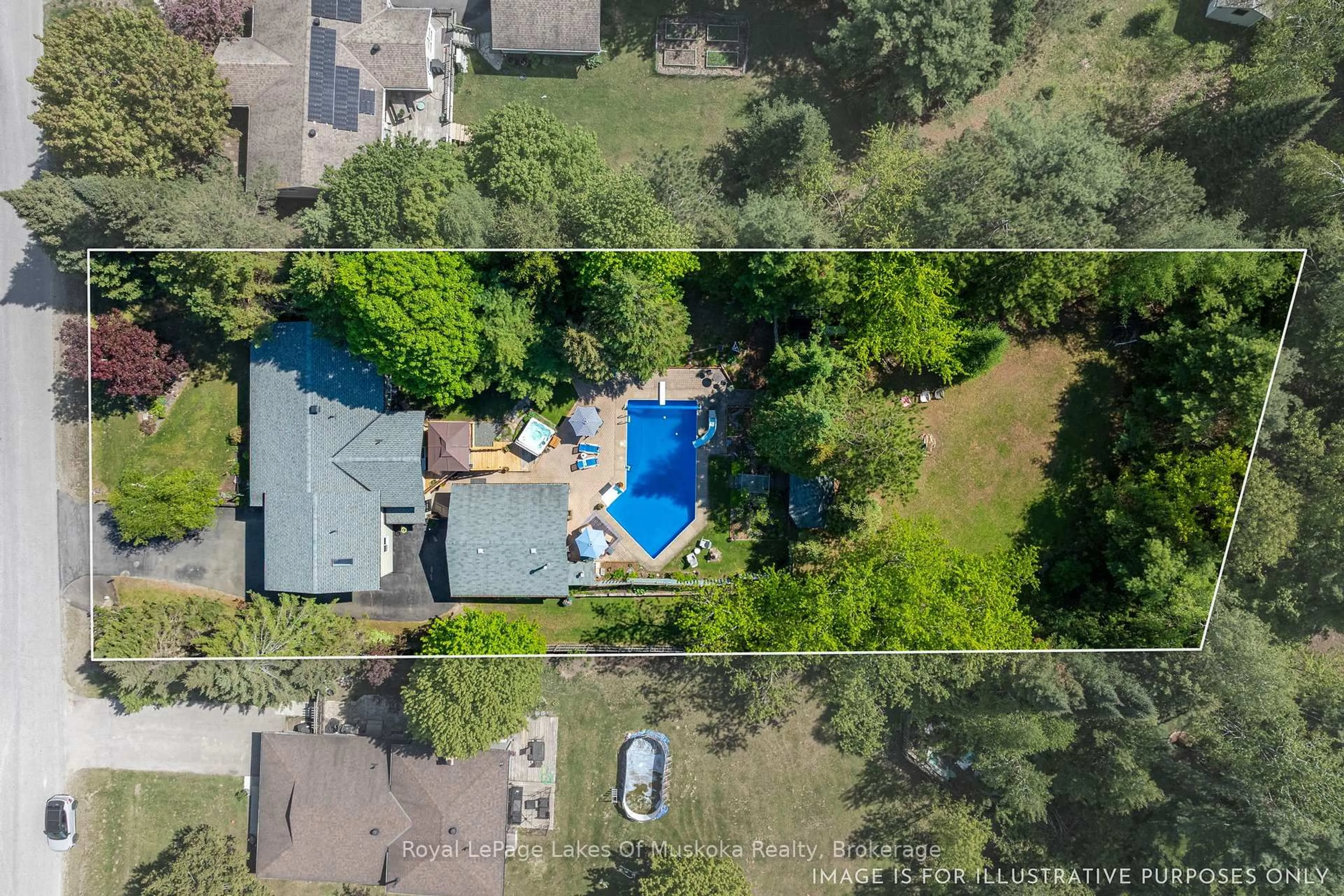 A pic from outside/outdoor area/front of a property/back of a property/a pic from drone, unknown for 46 Meadow Heights Dr, Bracebridge Ontario P1L 1A2