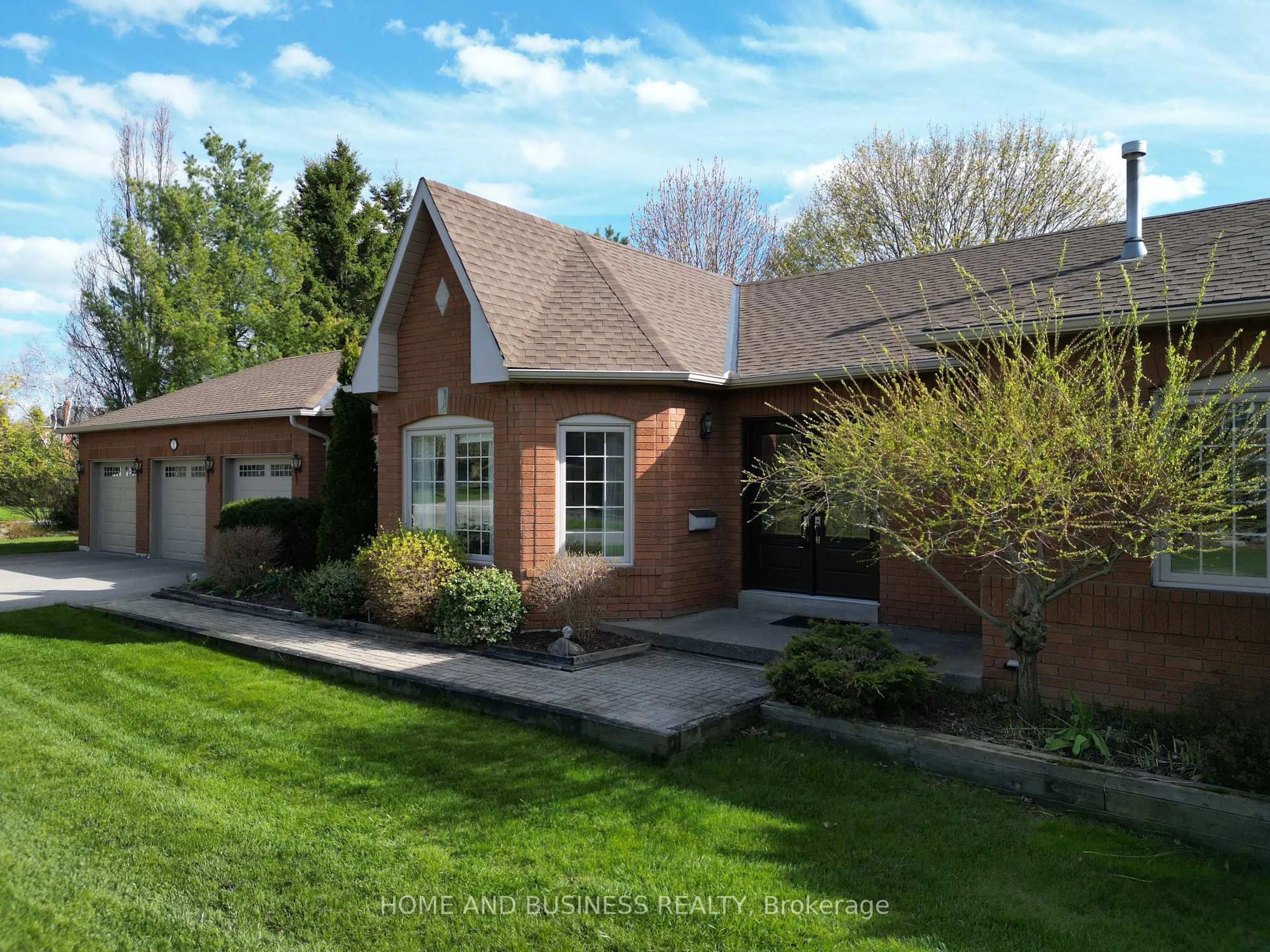Home with brick exterior material, street for 1 Bayberry Rd, Mono Ontario L9W 6G5