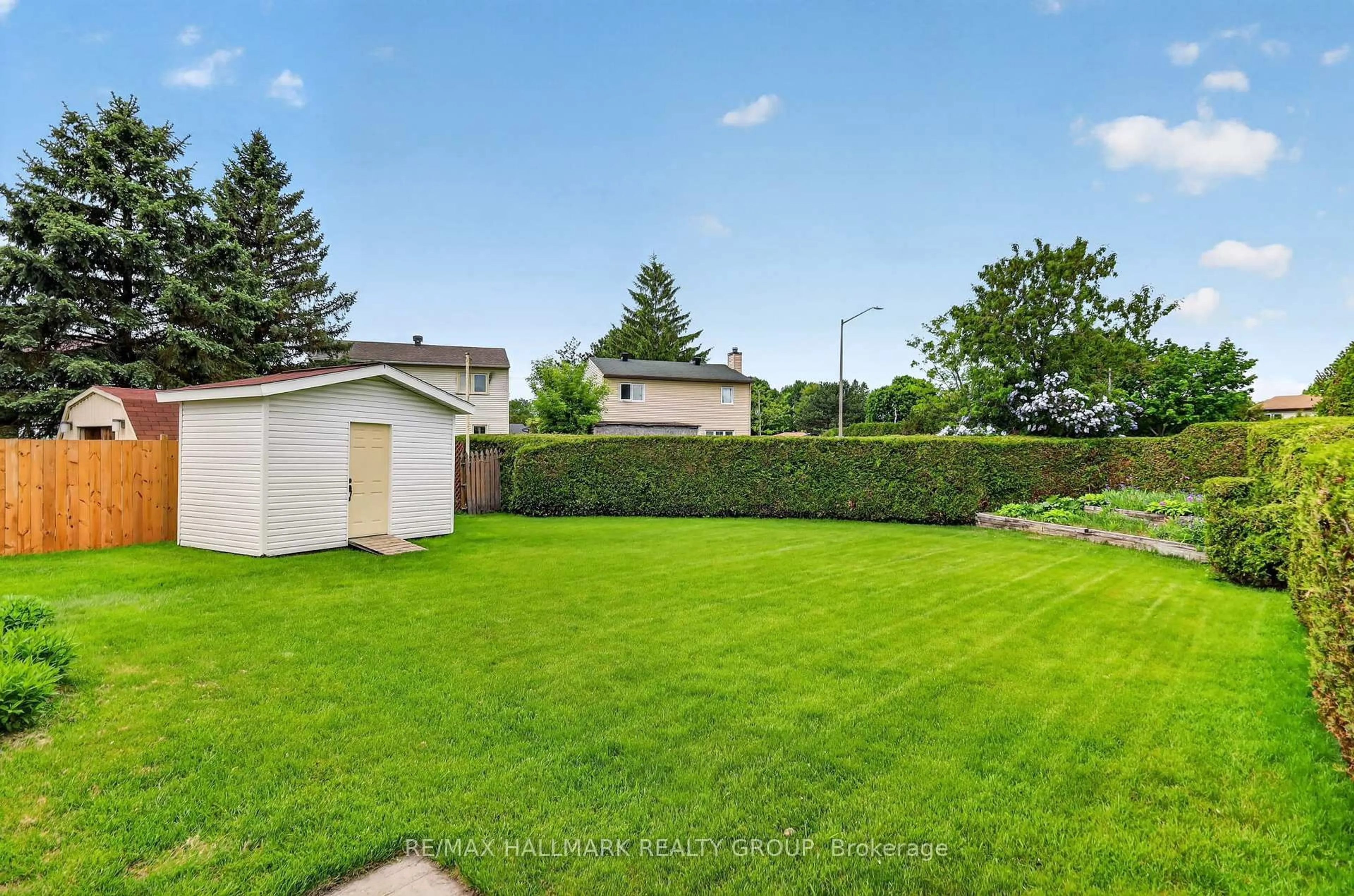 Unknown for 1463 Kamouraska Circ, Ottawa Ontario K1C 3J1