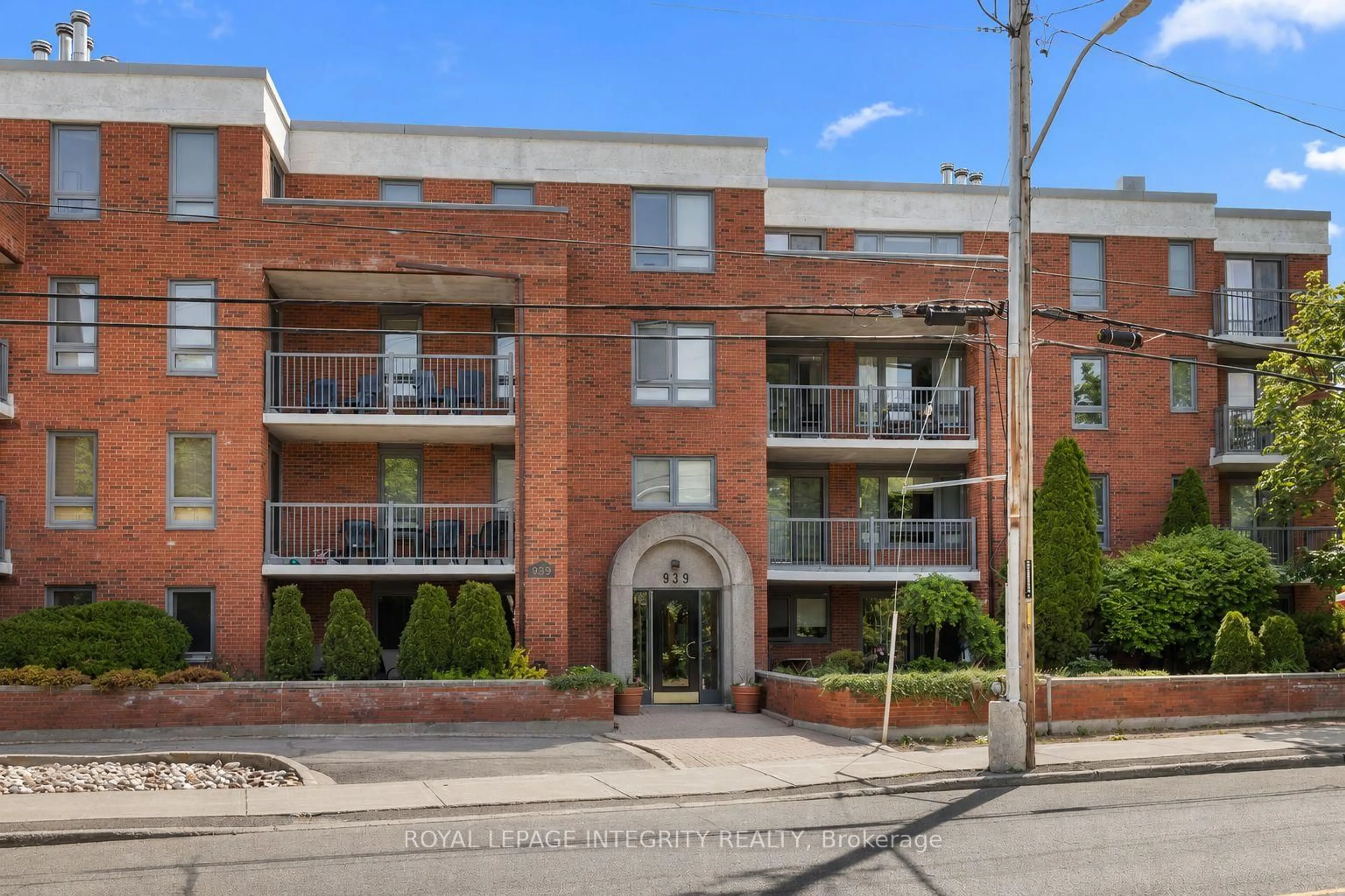 Home with brick exterior material, street for 939 North River Rd #PH5, Ottawa Ontario K1K 3V2