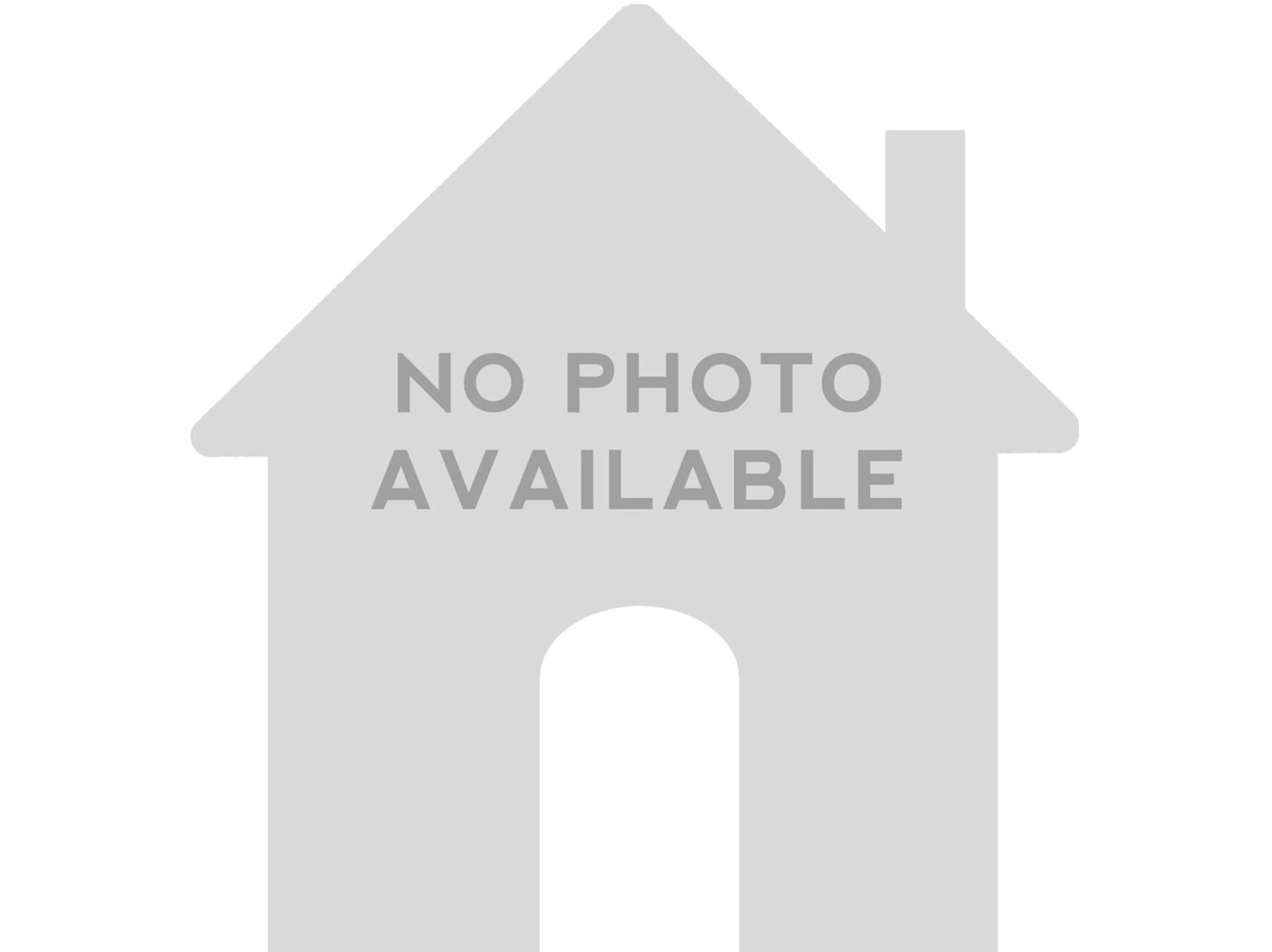 Unknown for 96 HIGH St #3210, Thunder Bay Ontario P7A 5R3