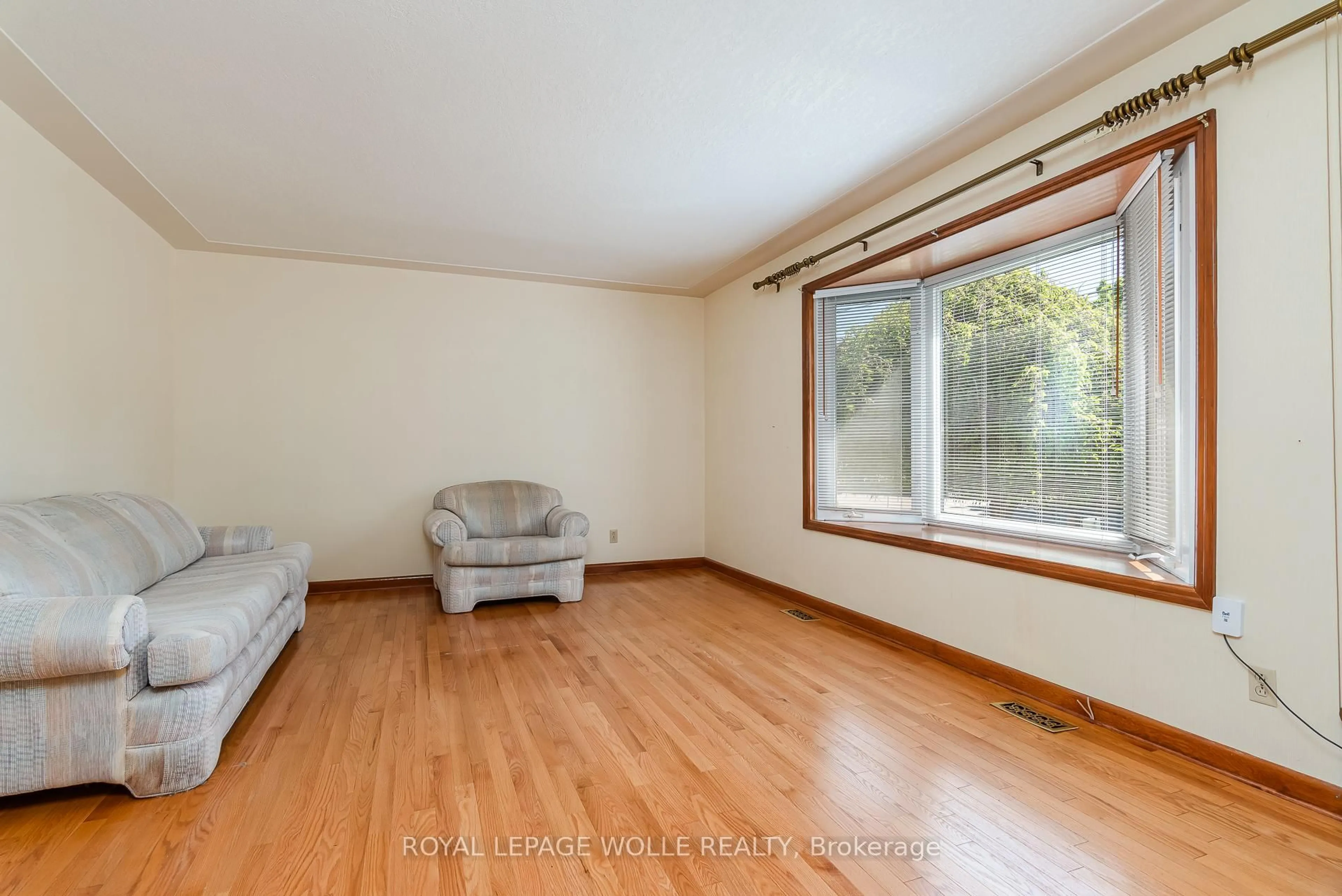 A pic of a room for 93 Plymouth Rd, Kitchener Ontario N2G 3G7